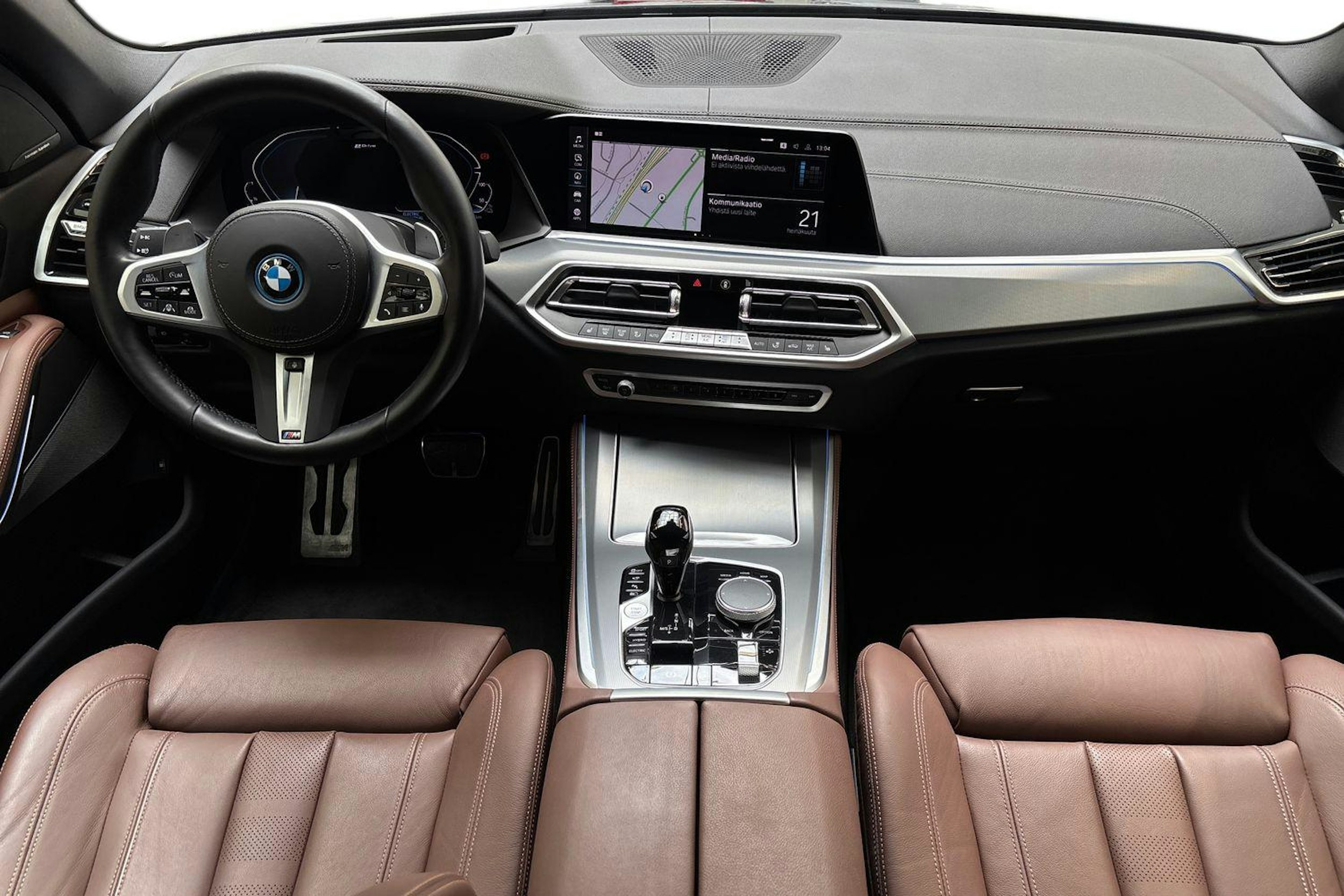 sininen BMW X5 2022 kuva 9.