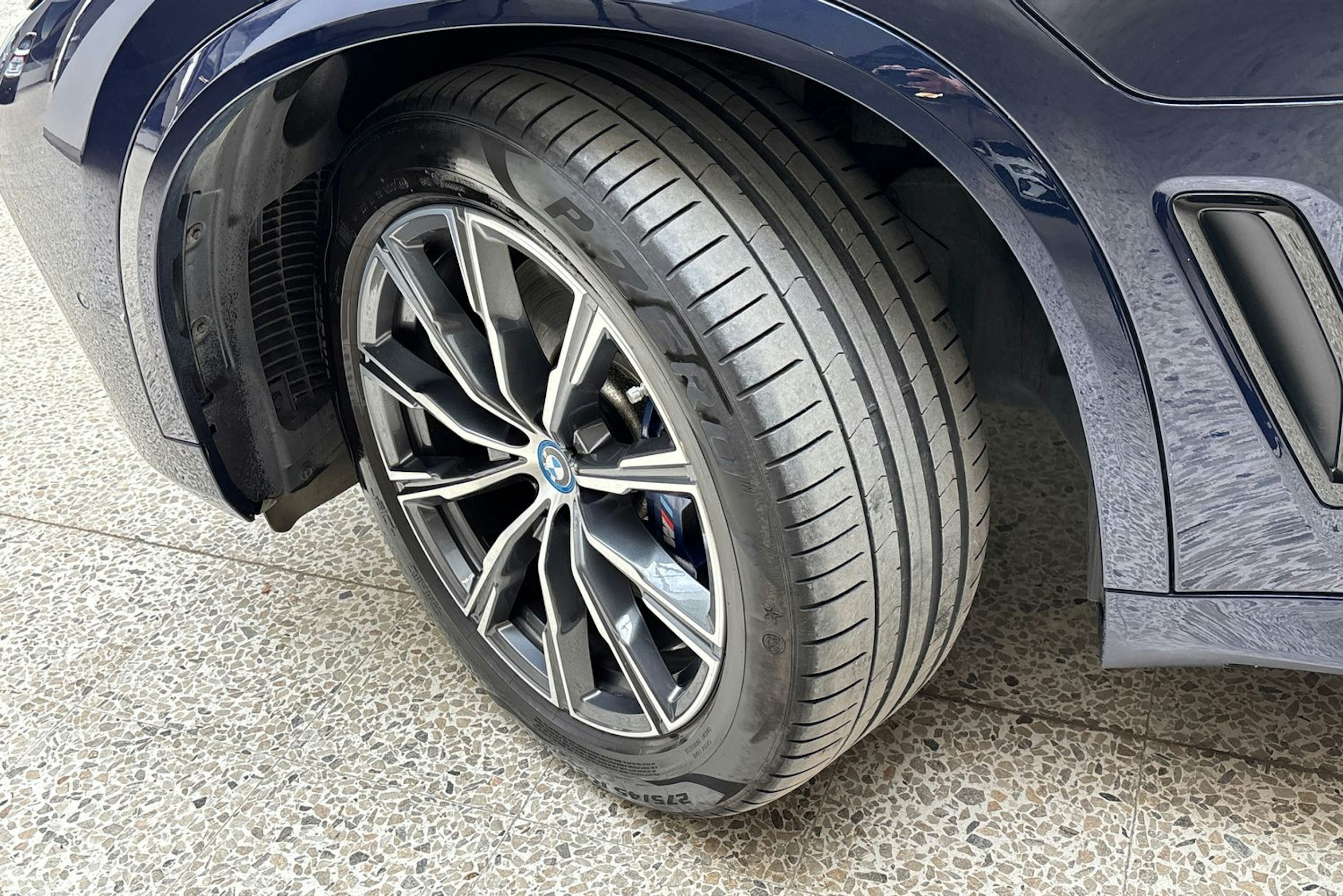 sininen BMW X5 2022 kuva 13.