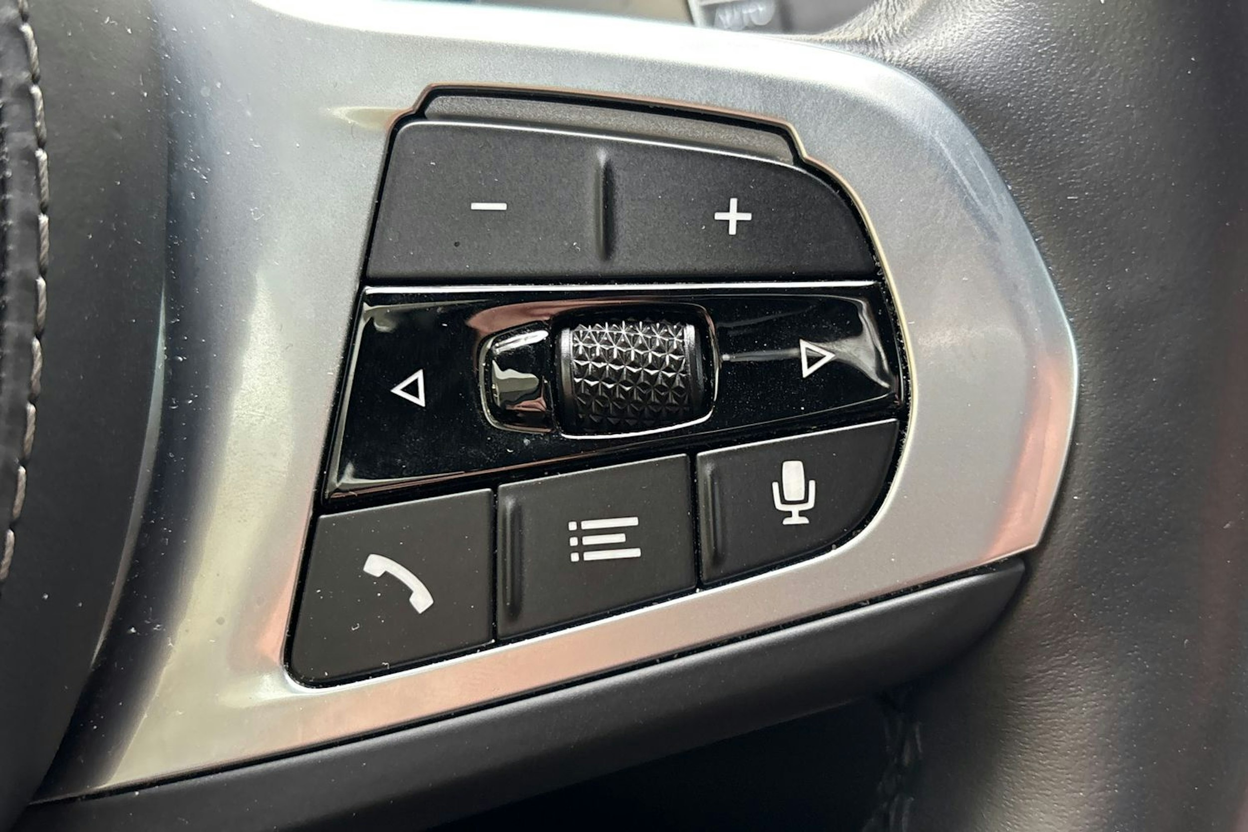 sininen BMW X5 2022 kuva 26.