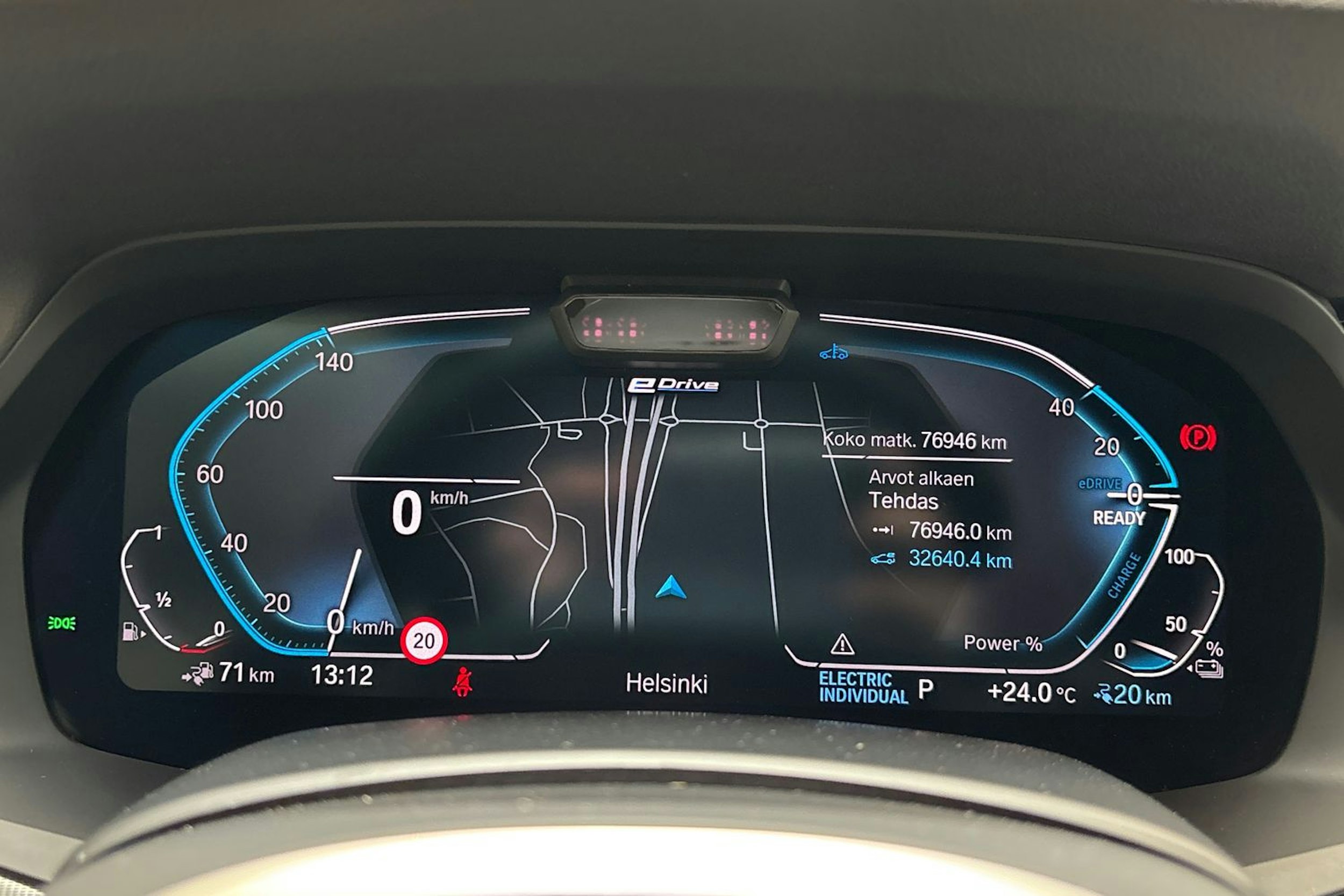 sininen BMW X5 2022 kuva 28.