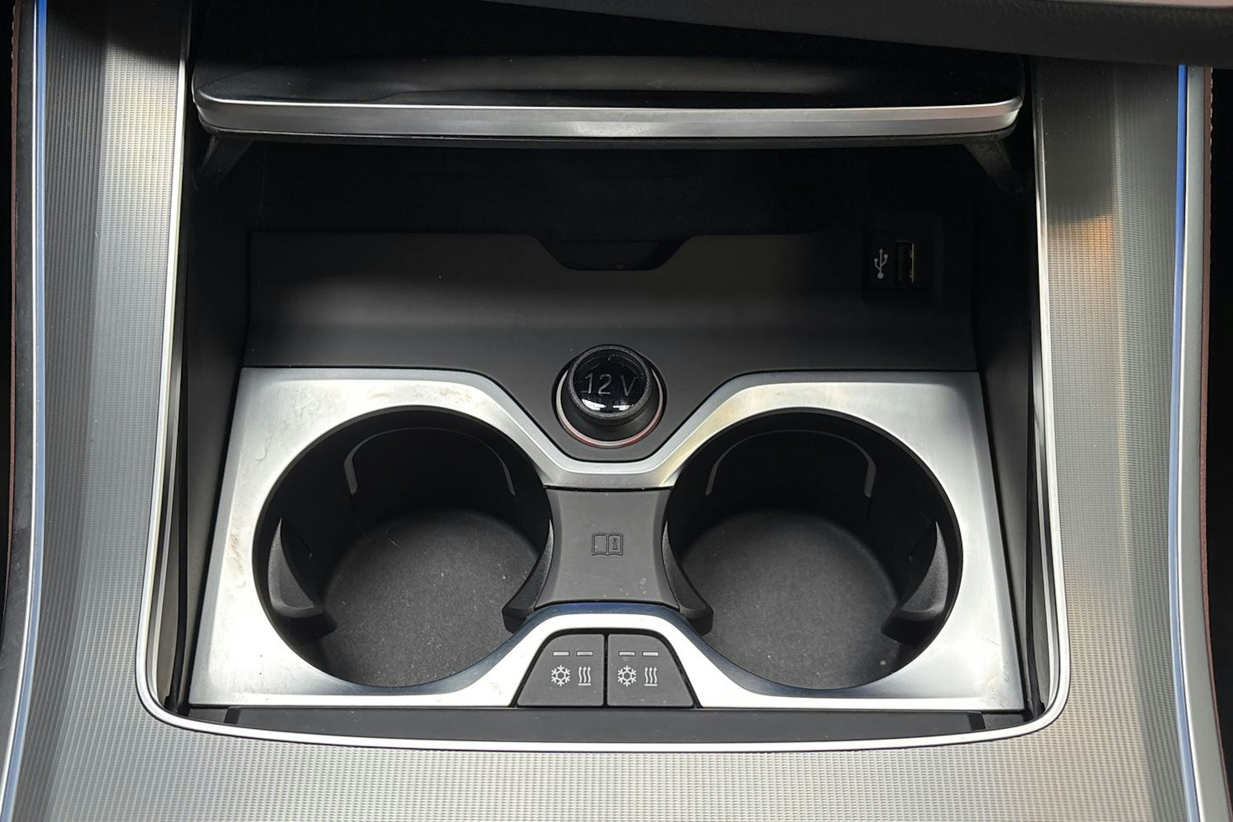 sininen BMW X5 2022 kuva 36.