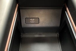 sininen BMW X5 2022 kuva 38.