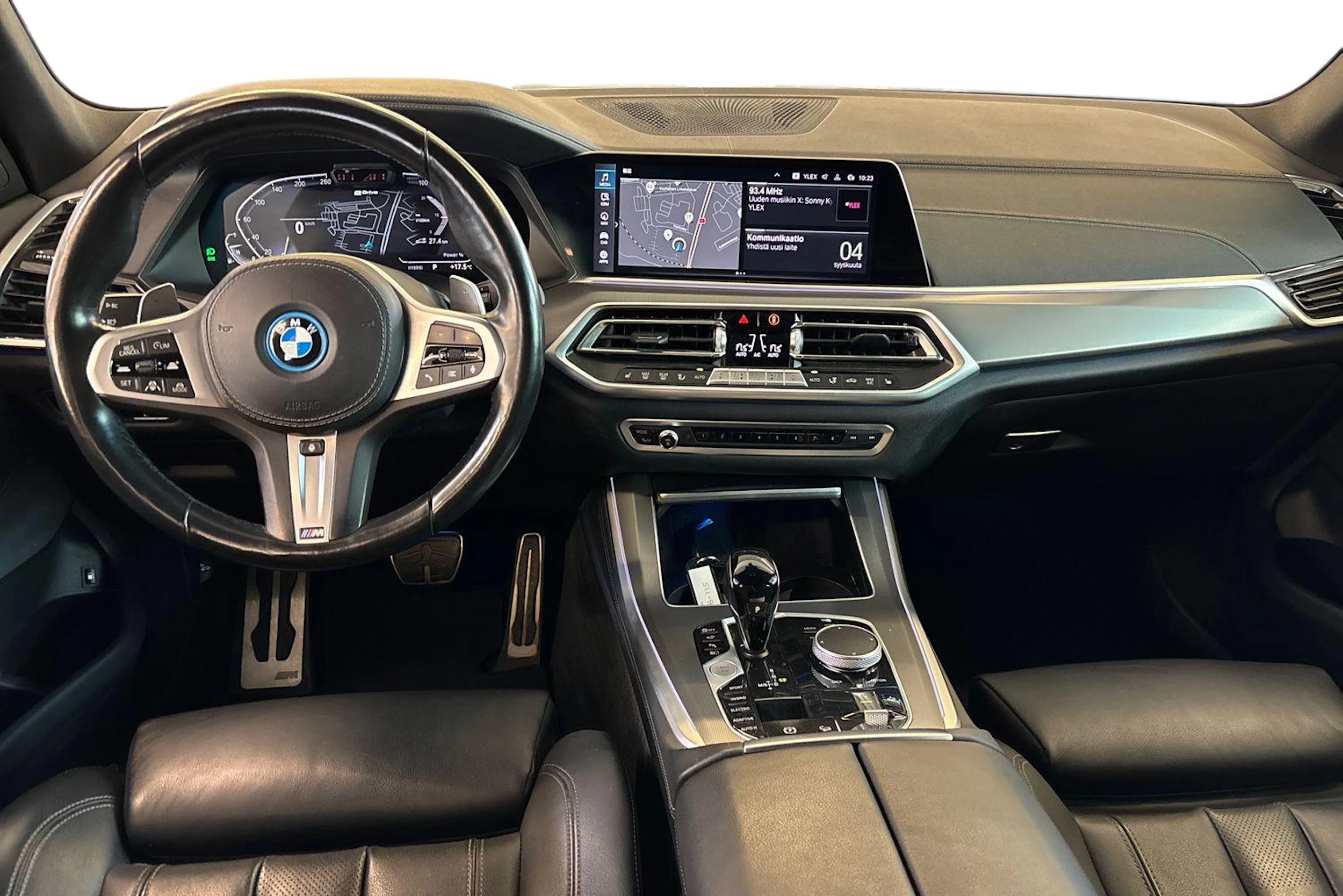Harmaa BMW X5 2022 kuva 7.