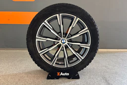 Harmaa BMW X5 2022 kuva 25.