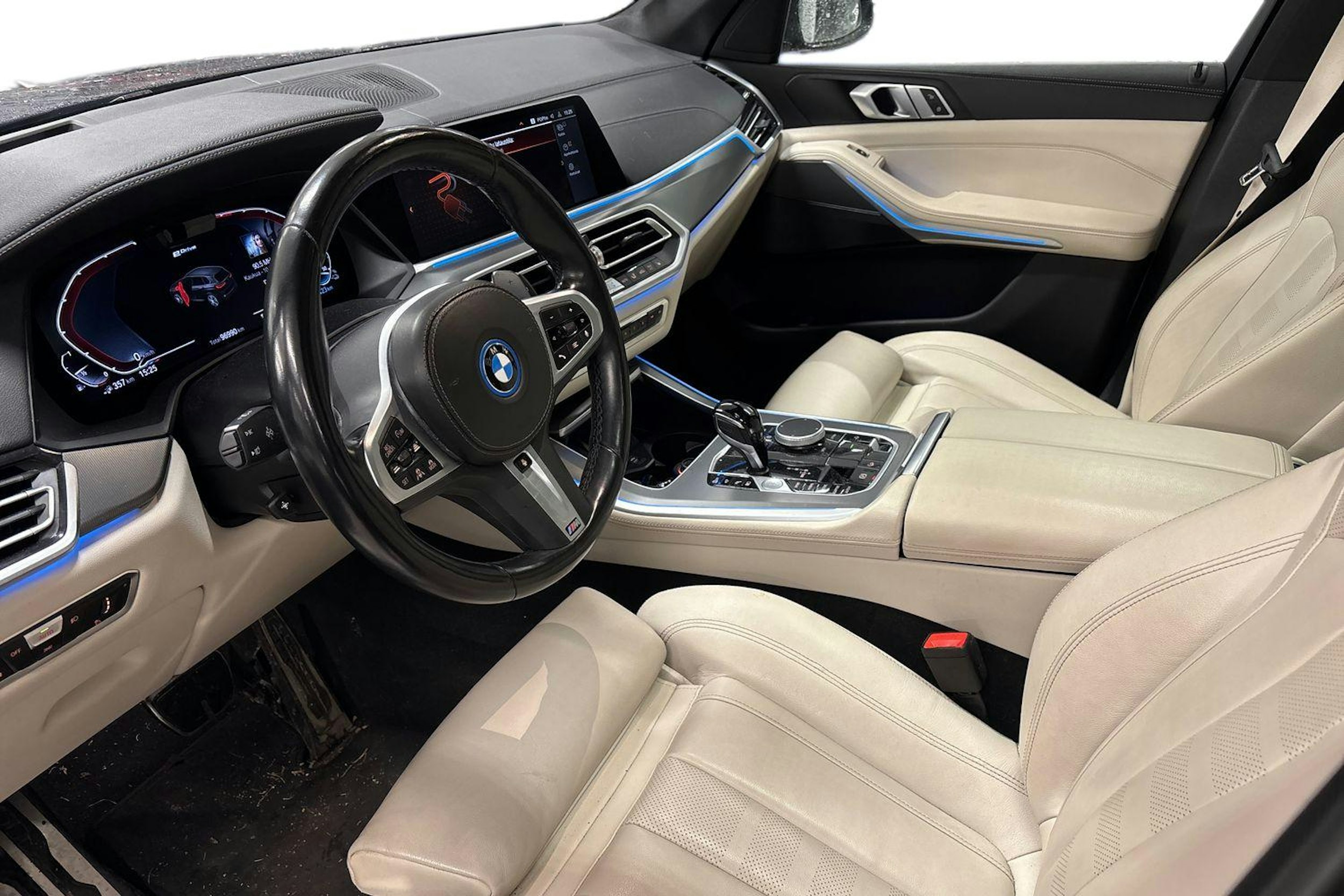 sininen BMW X5 2022 kuva 3.