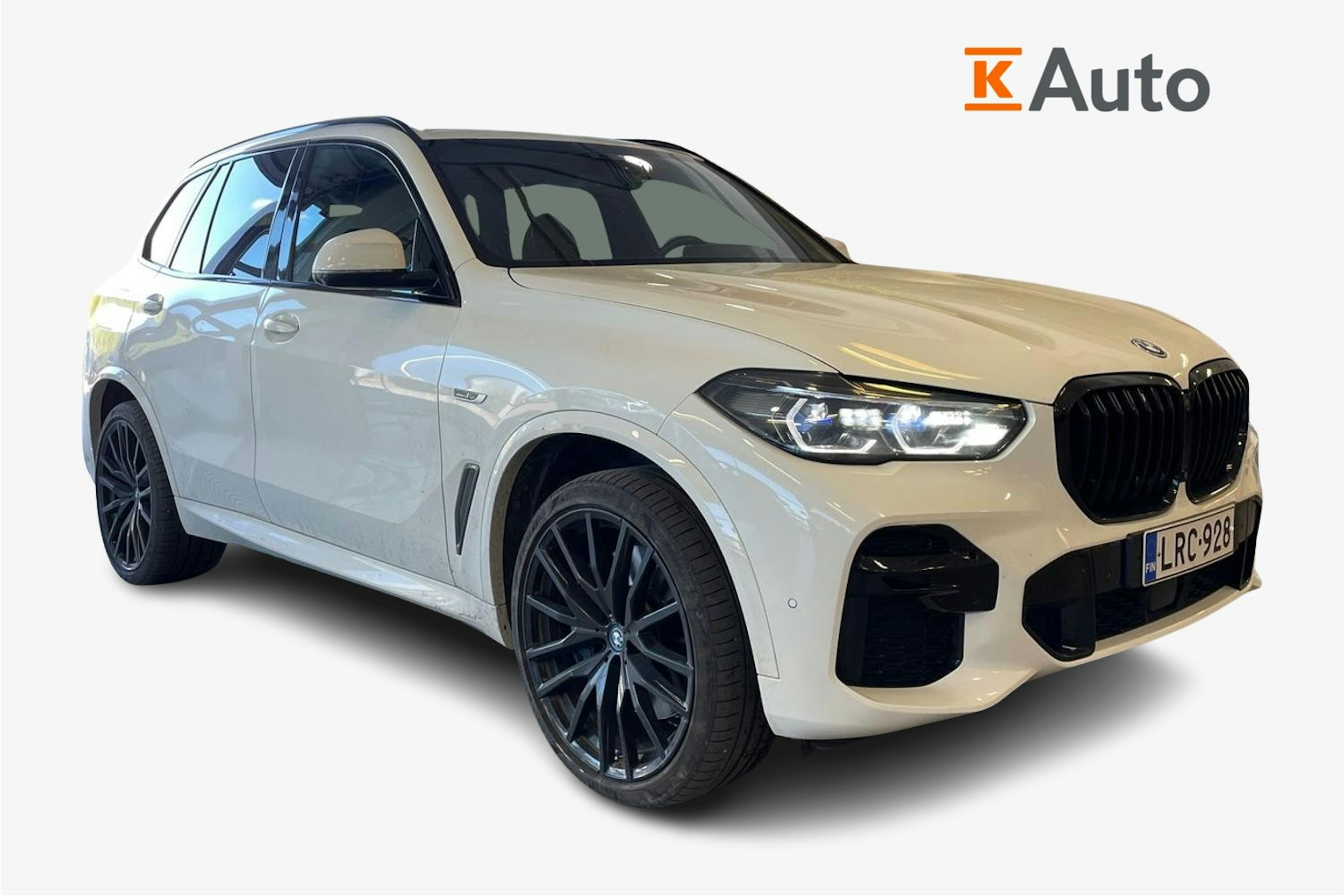 valkoinen BMW X5 2022 kuva 1.
