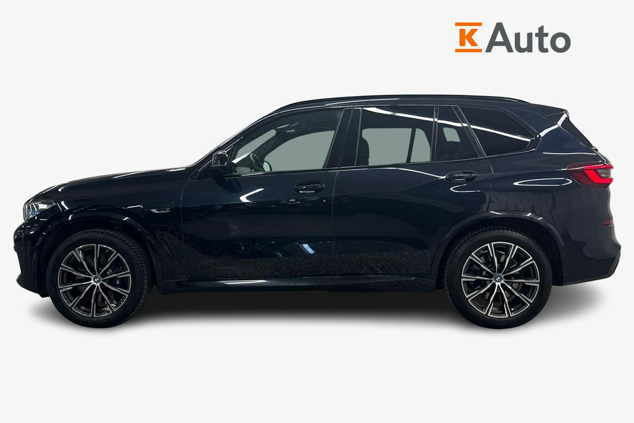 Musta BMW X5 2022 kuva 5.