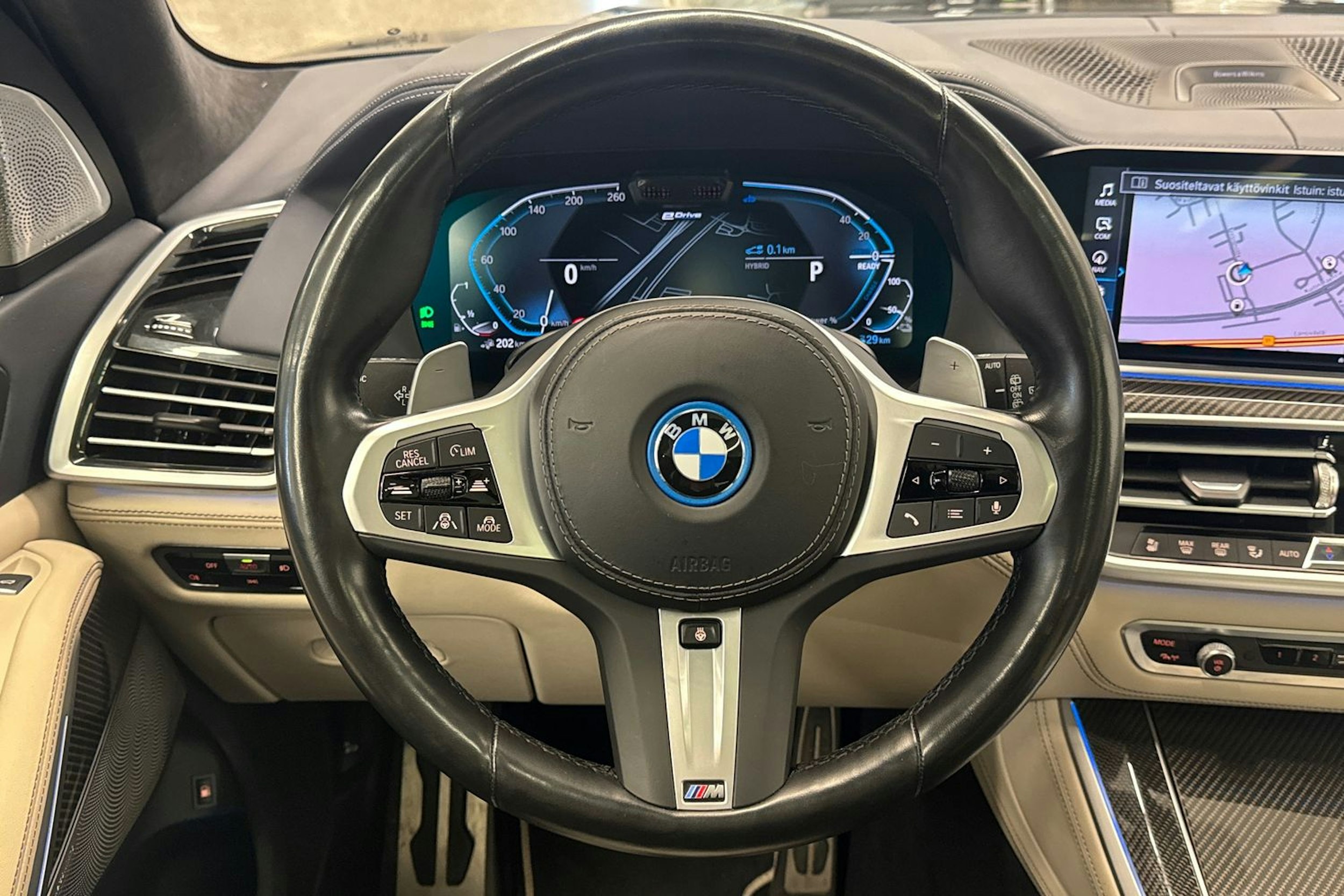 Musta BMW X5 2022 kuva 12.