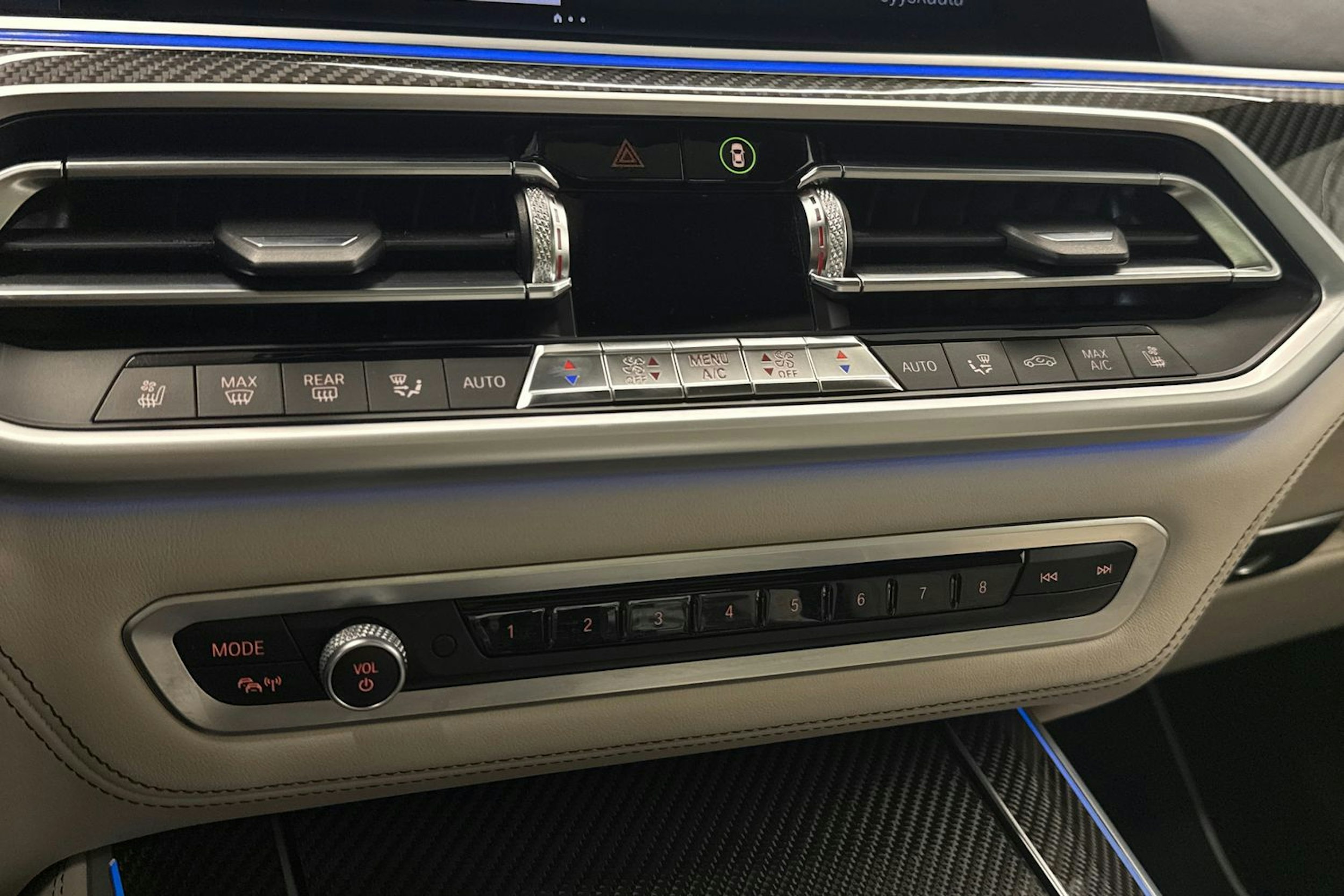 Musta BMW X5 2022 kuva 22.
