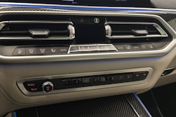Musta BMW X5 2022 kuva 22.