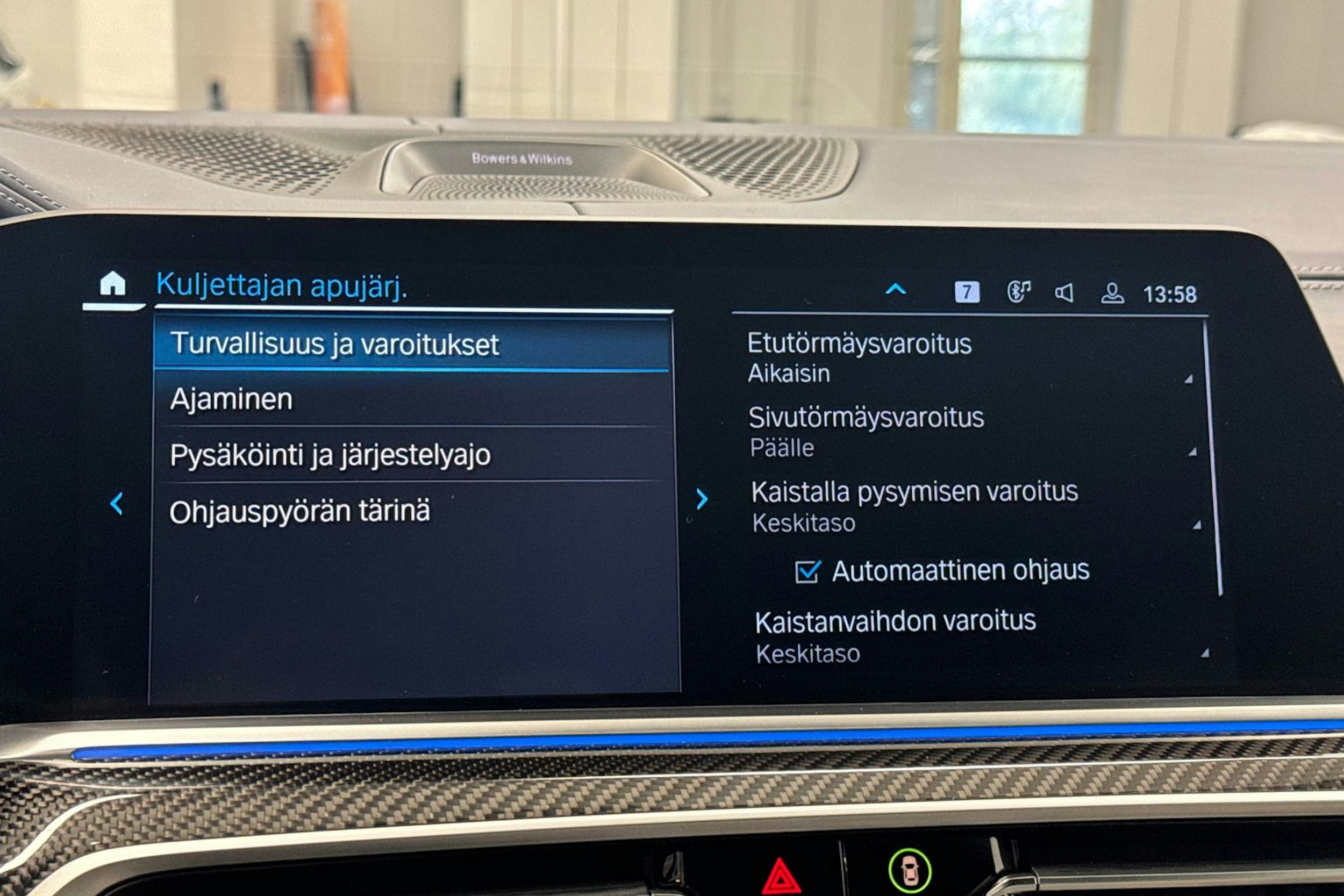 Musta BMW X5 2022 kuva 31.