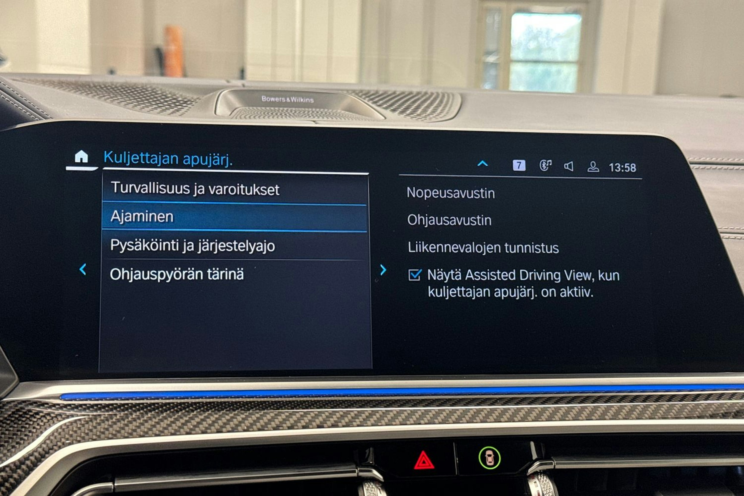Musta BMW X5 2022 kuva 32.