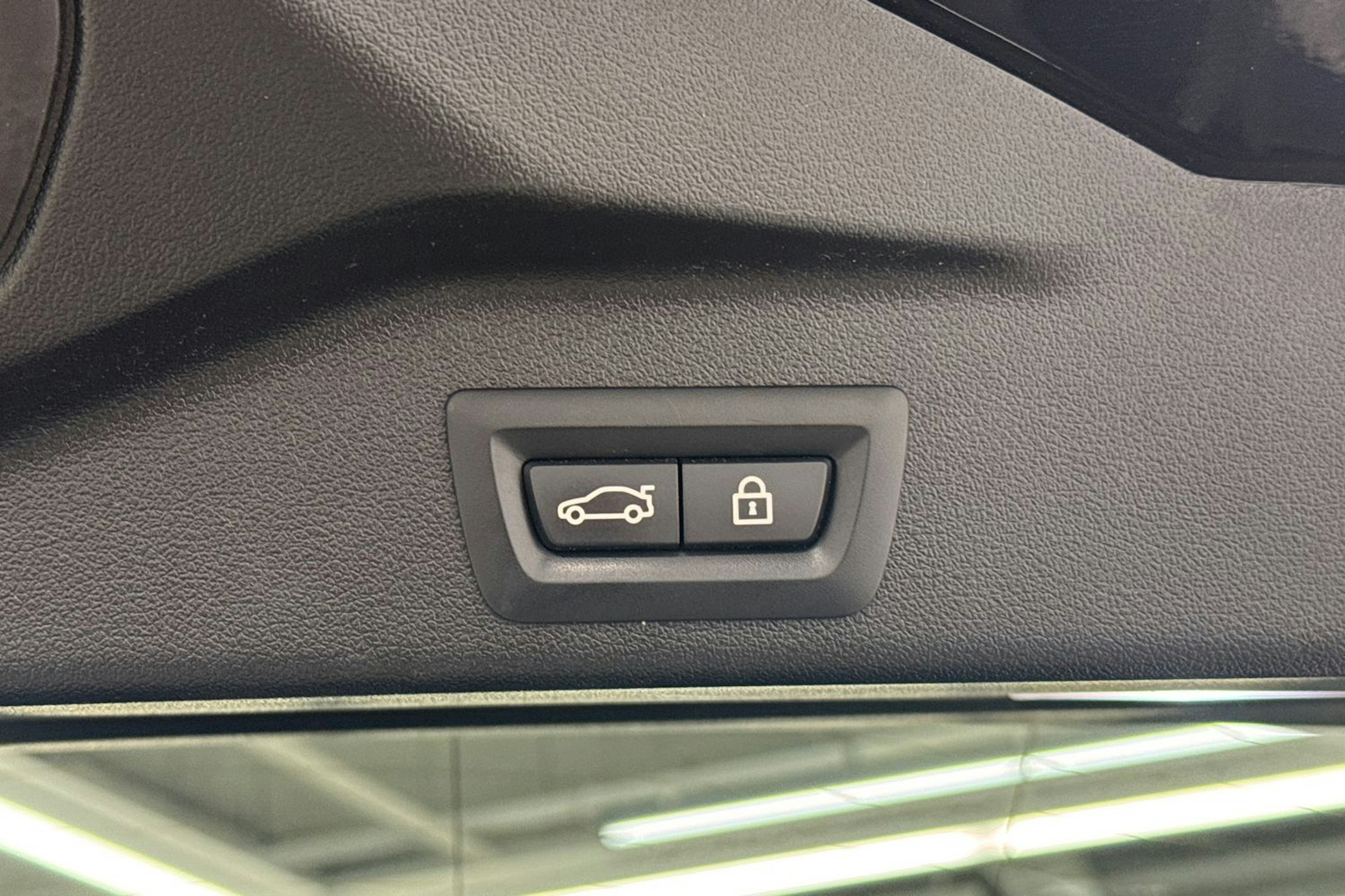 Musta BMW X5 2022 kuva 37.
