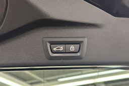 Musta BMW X5 2022 kuva 37.