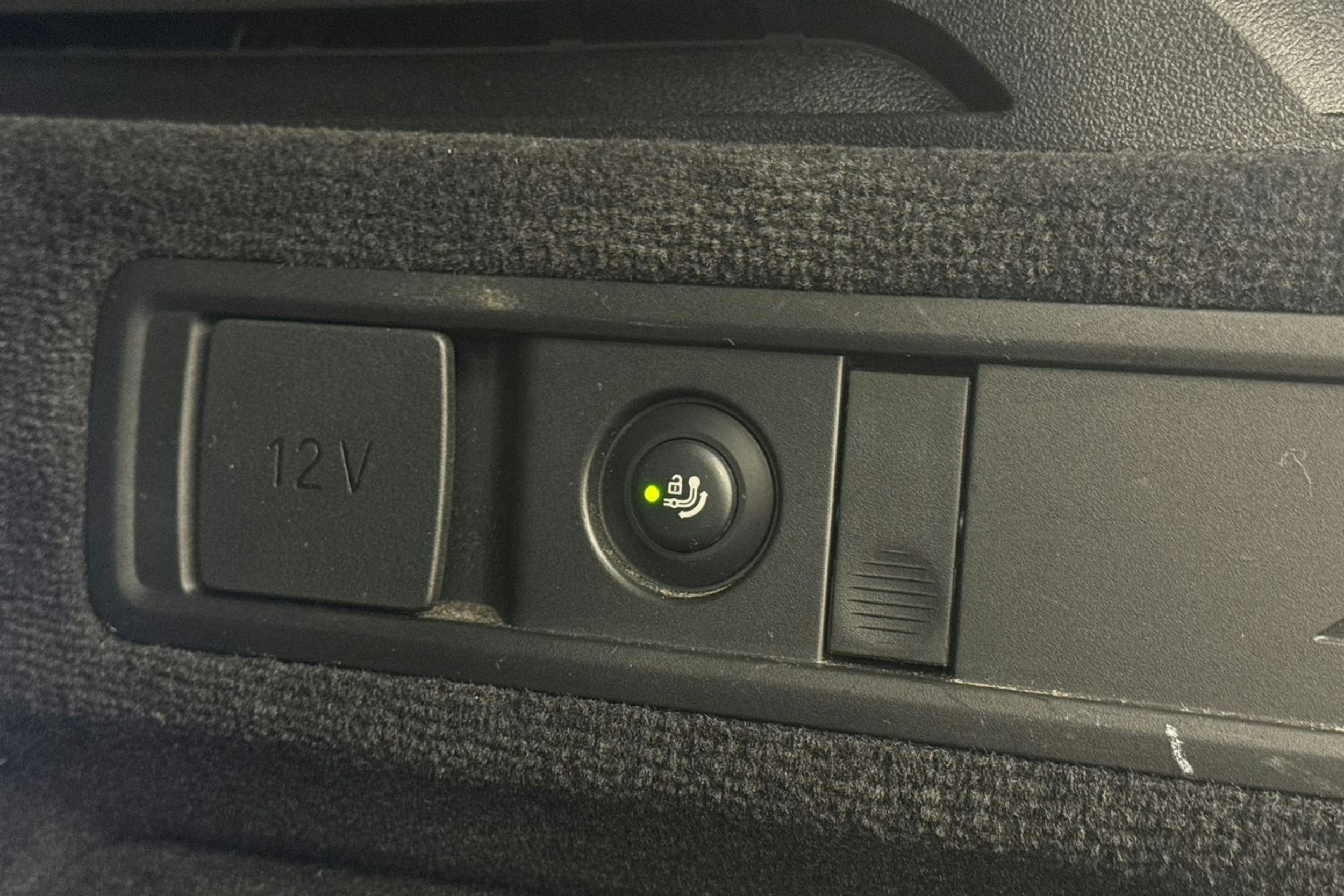 Musta BMW X5 2022 kuva 38.