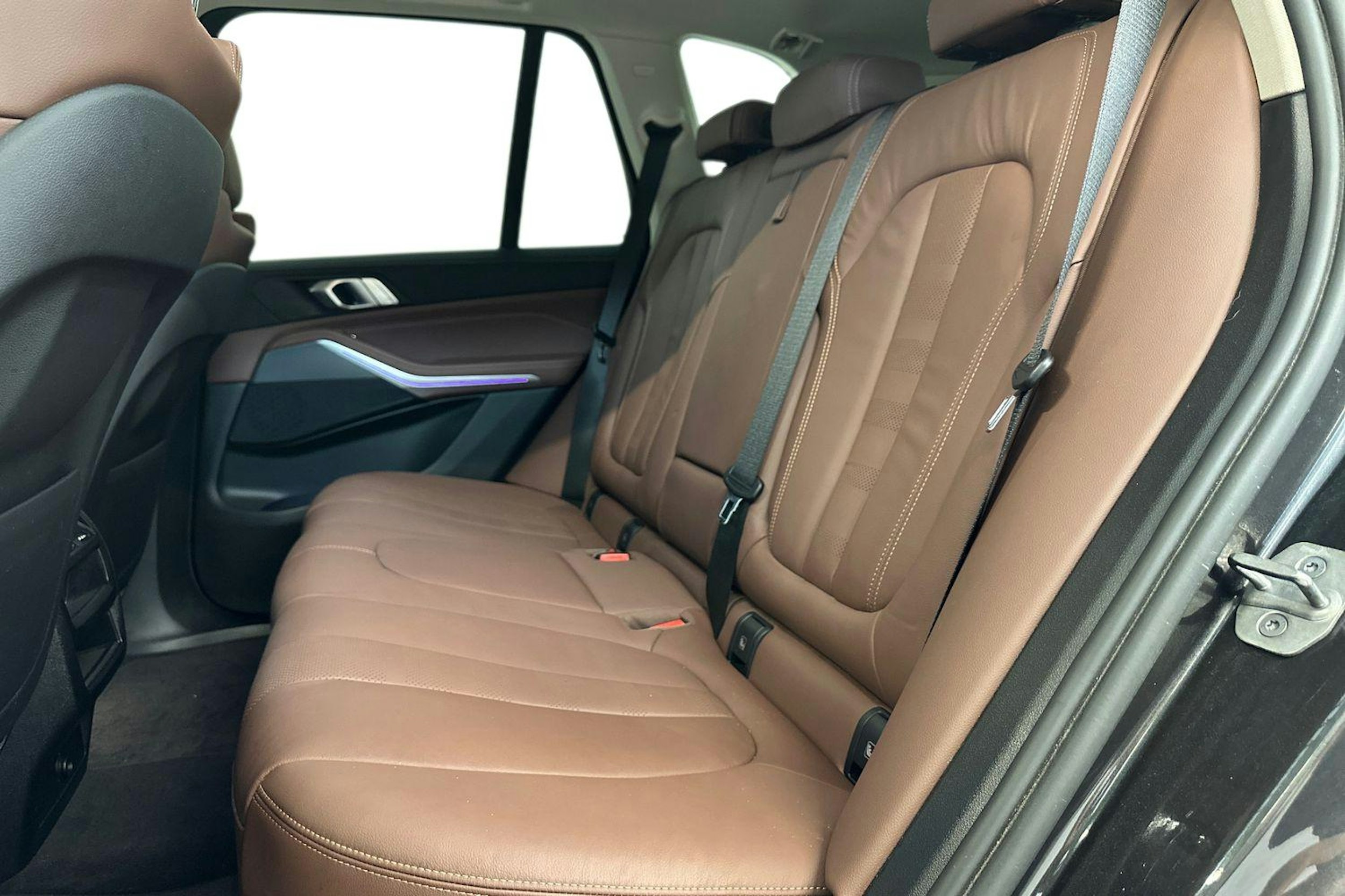 harmaa BMW X5 2022 kuva 8.