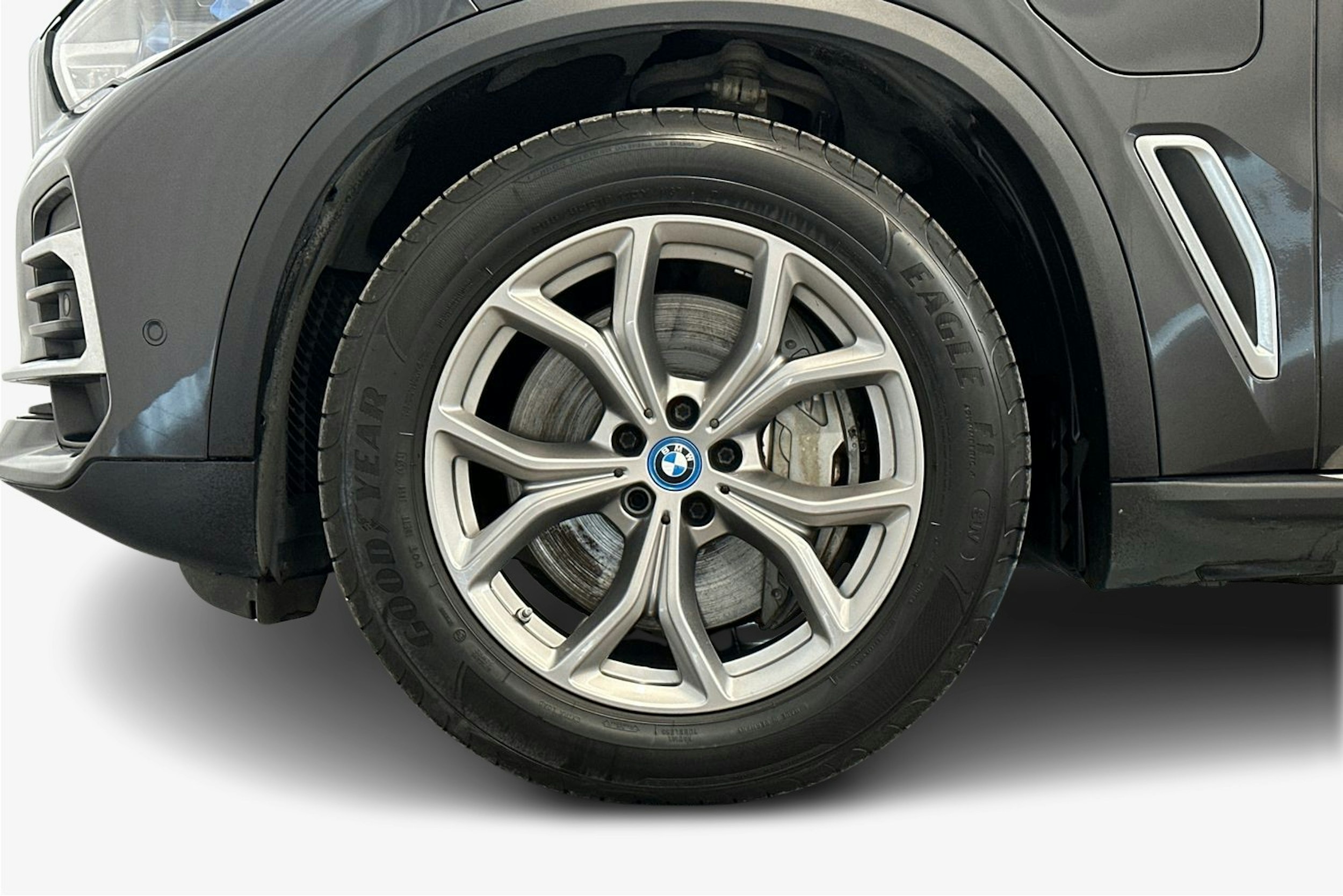 harmaa BMW X5 2022 kuva 9.