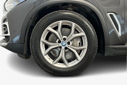 harmaa BMW X5 2022 kuva 9.