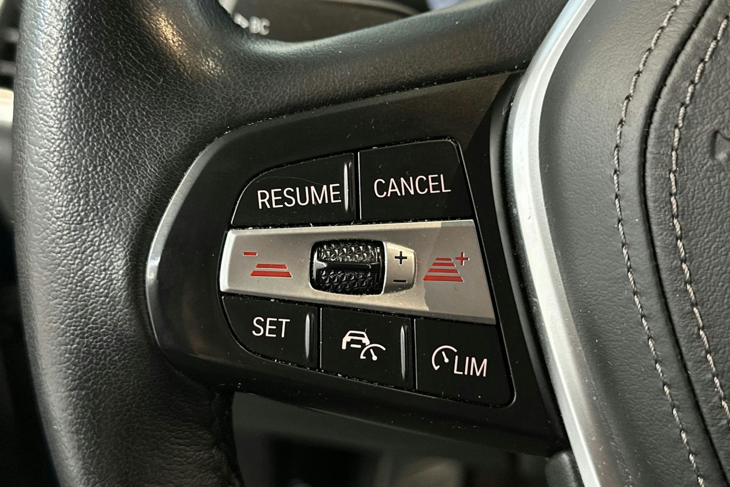 harmaa BMW X5 2022 kuva 20.
