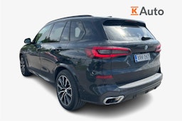 Musta BMW X5 2022 kuva 2.