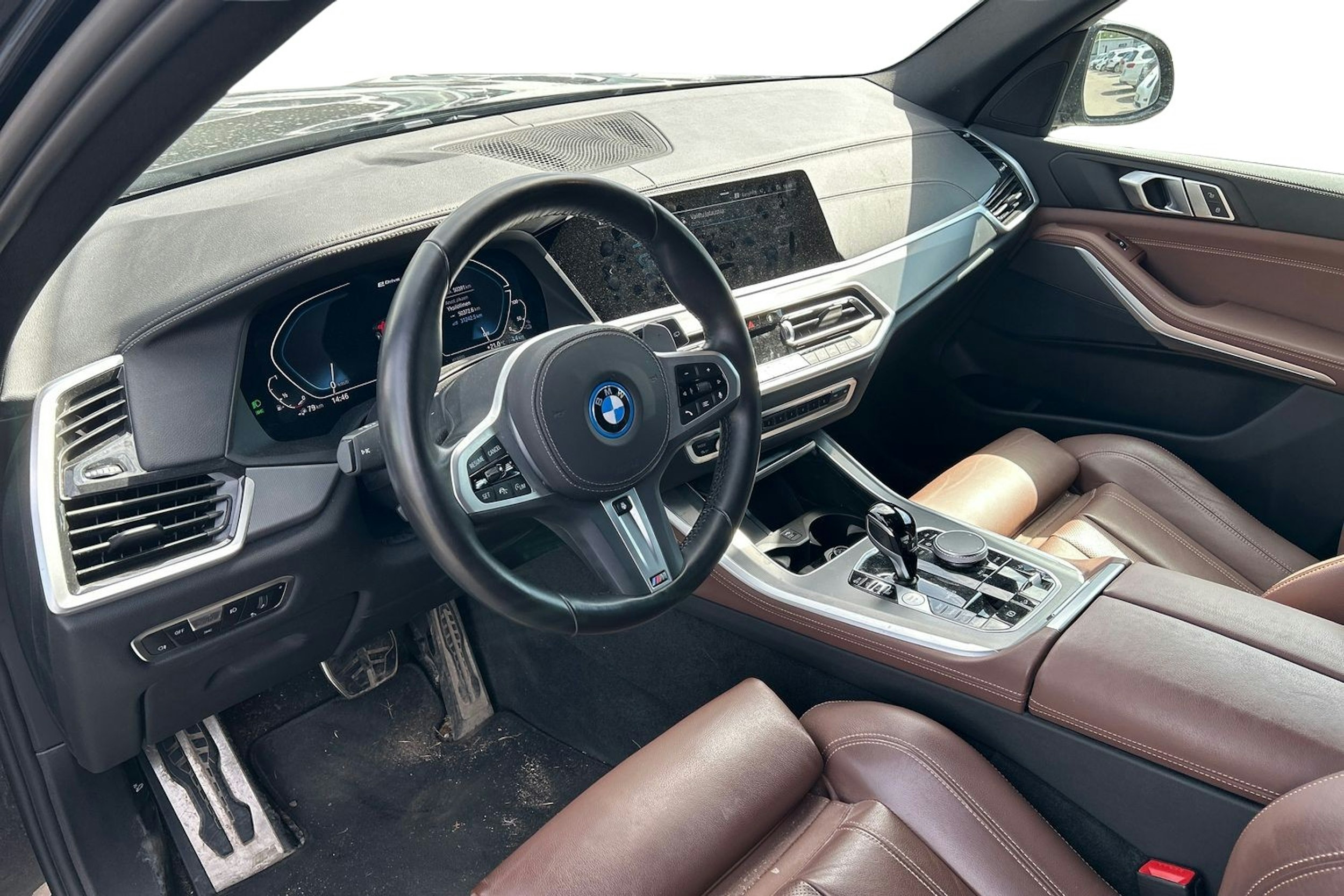 Musta BMW X5 2022 kuva 3.