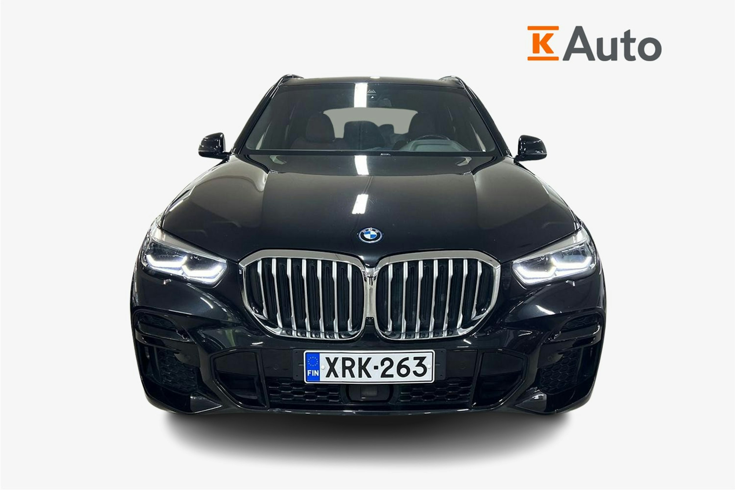 Musta BMW X5 2022 kuva 5.