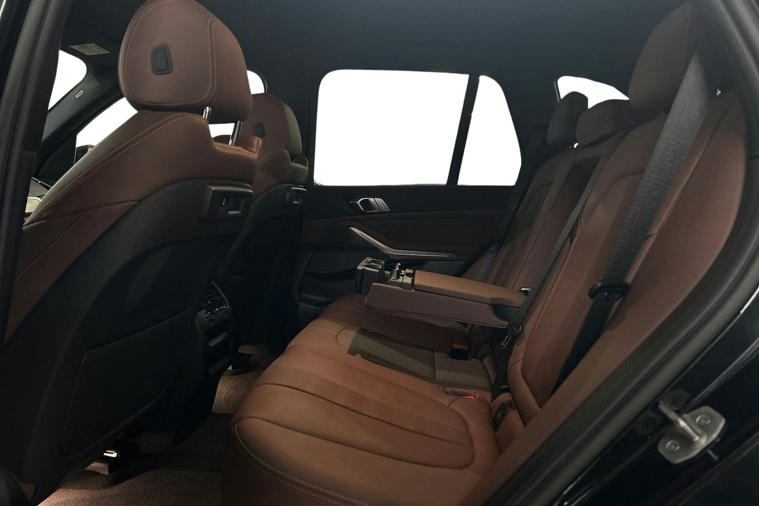 Musta BMW X5 2022 kuva 10.