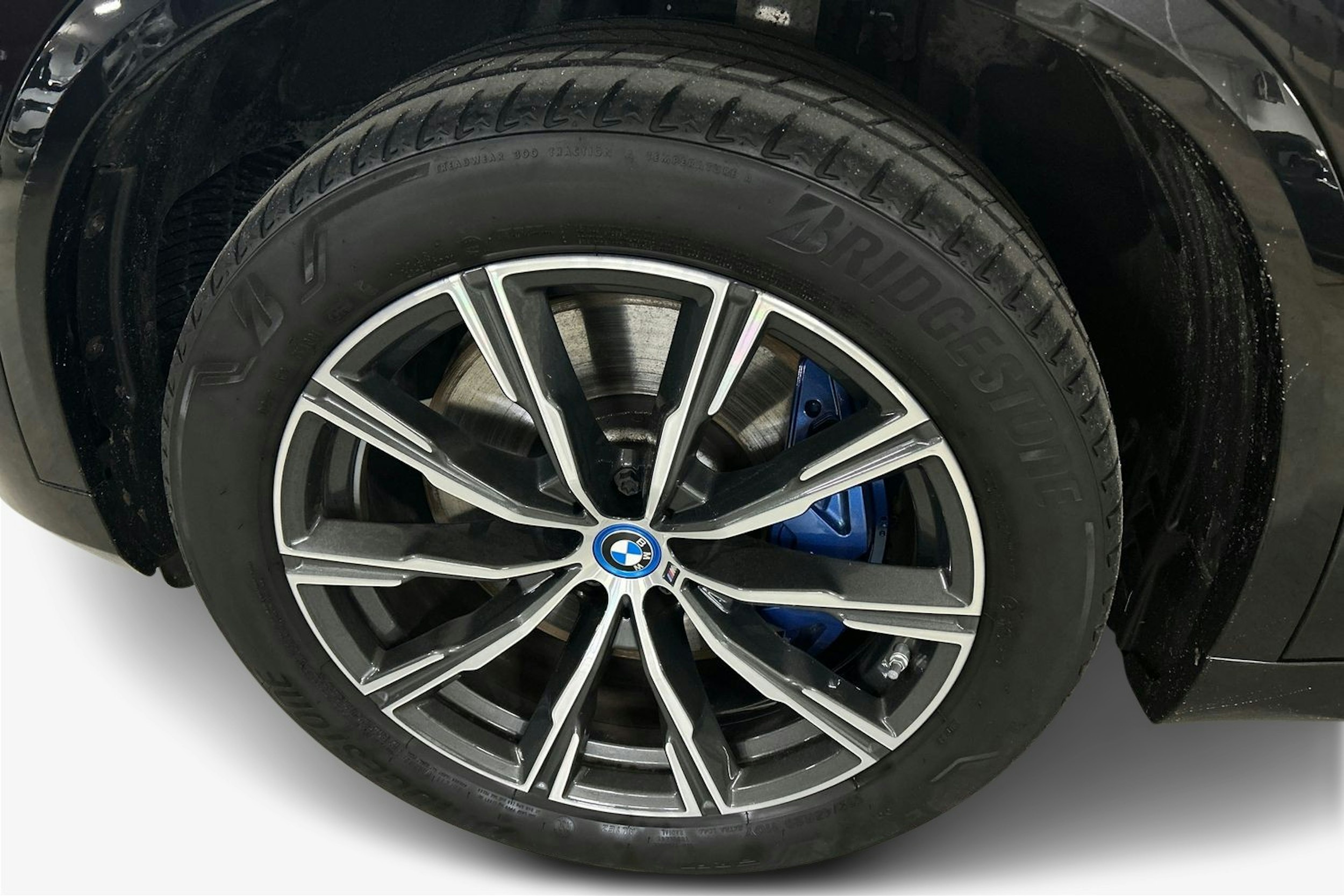 Musta BMW X5 2022 kuva 11.