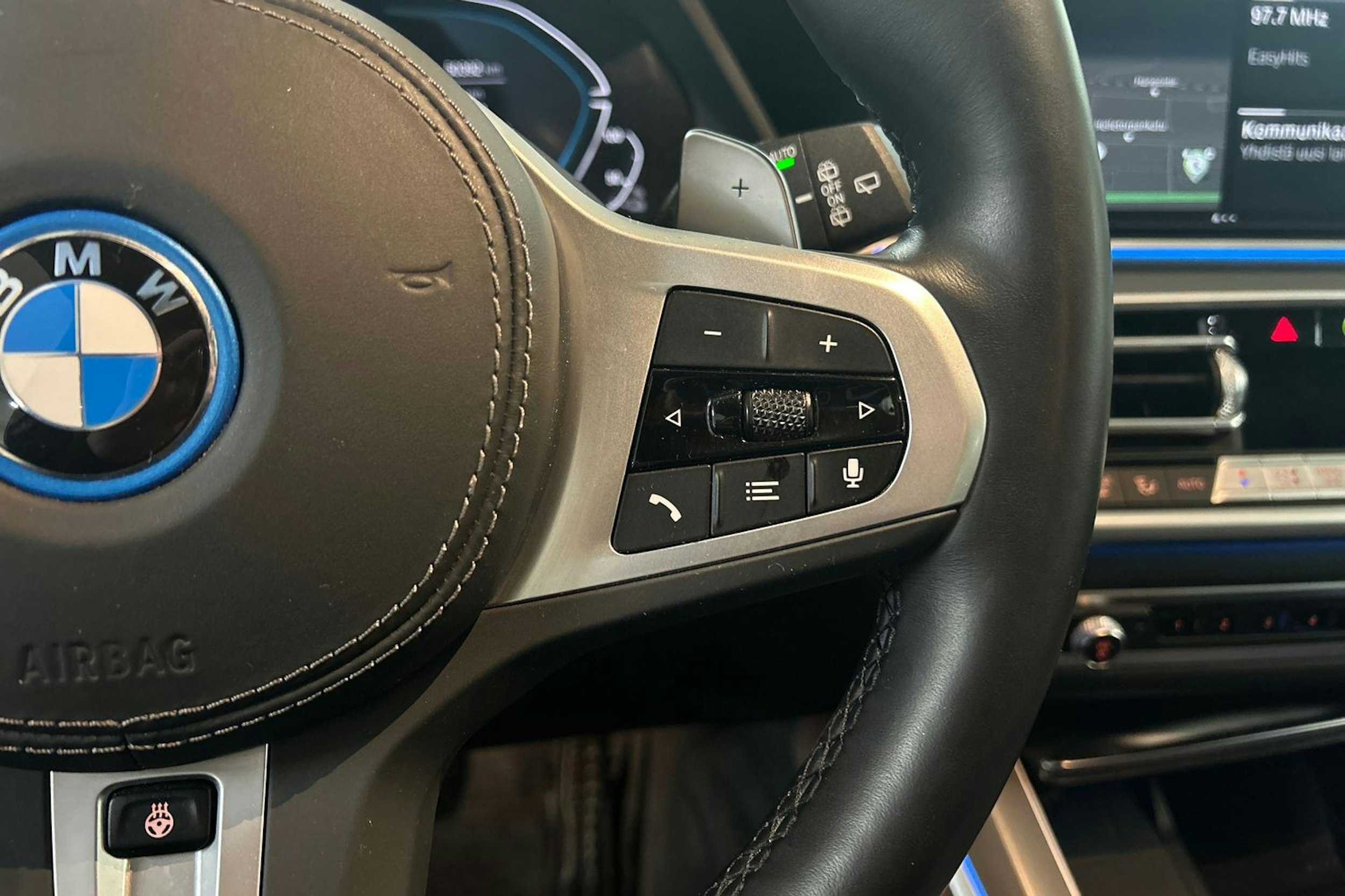 Musta BMW X5 2022 kuva 18.