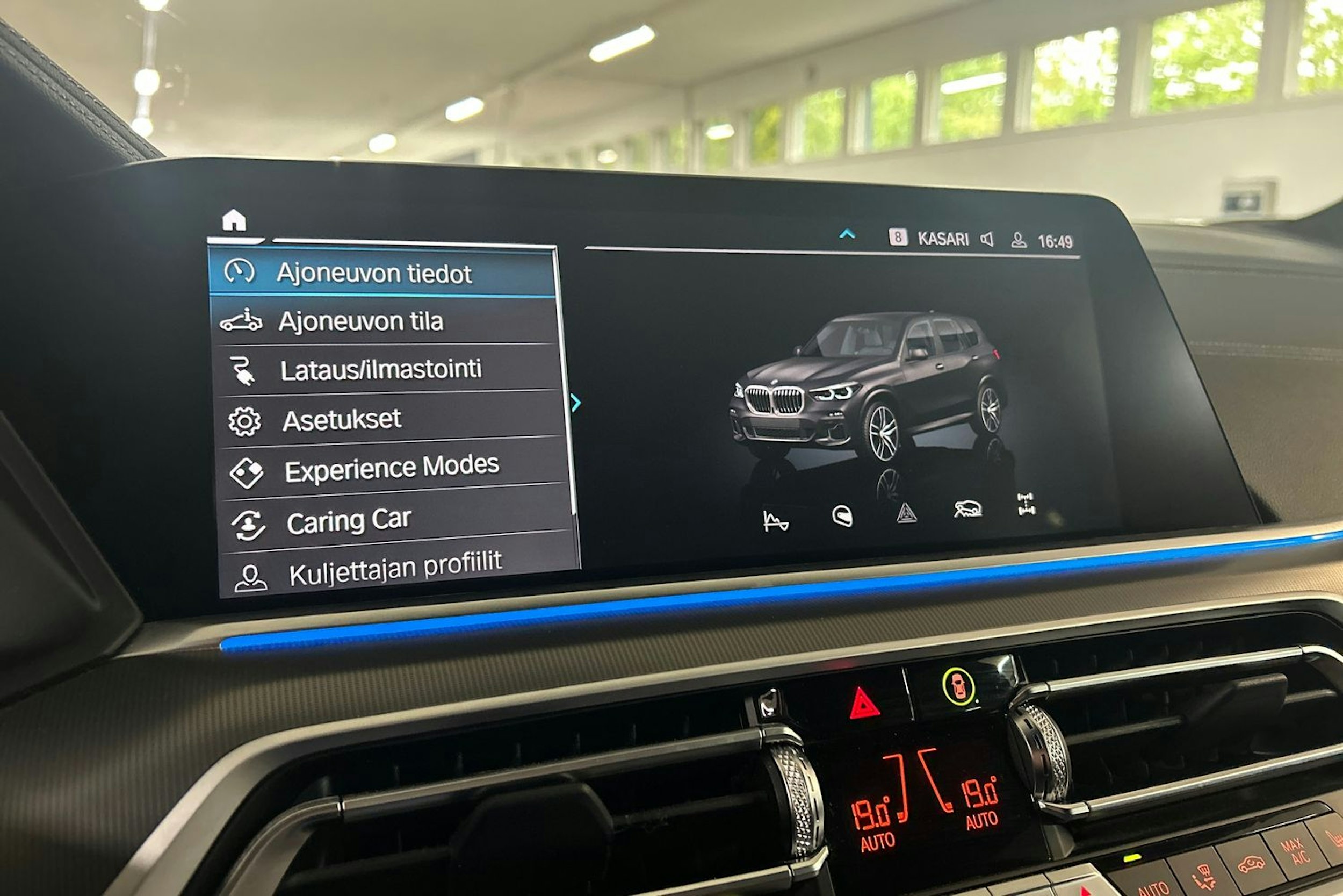 Musta BMW X5 2022 kuva 24.