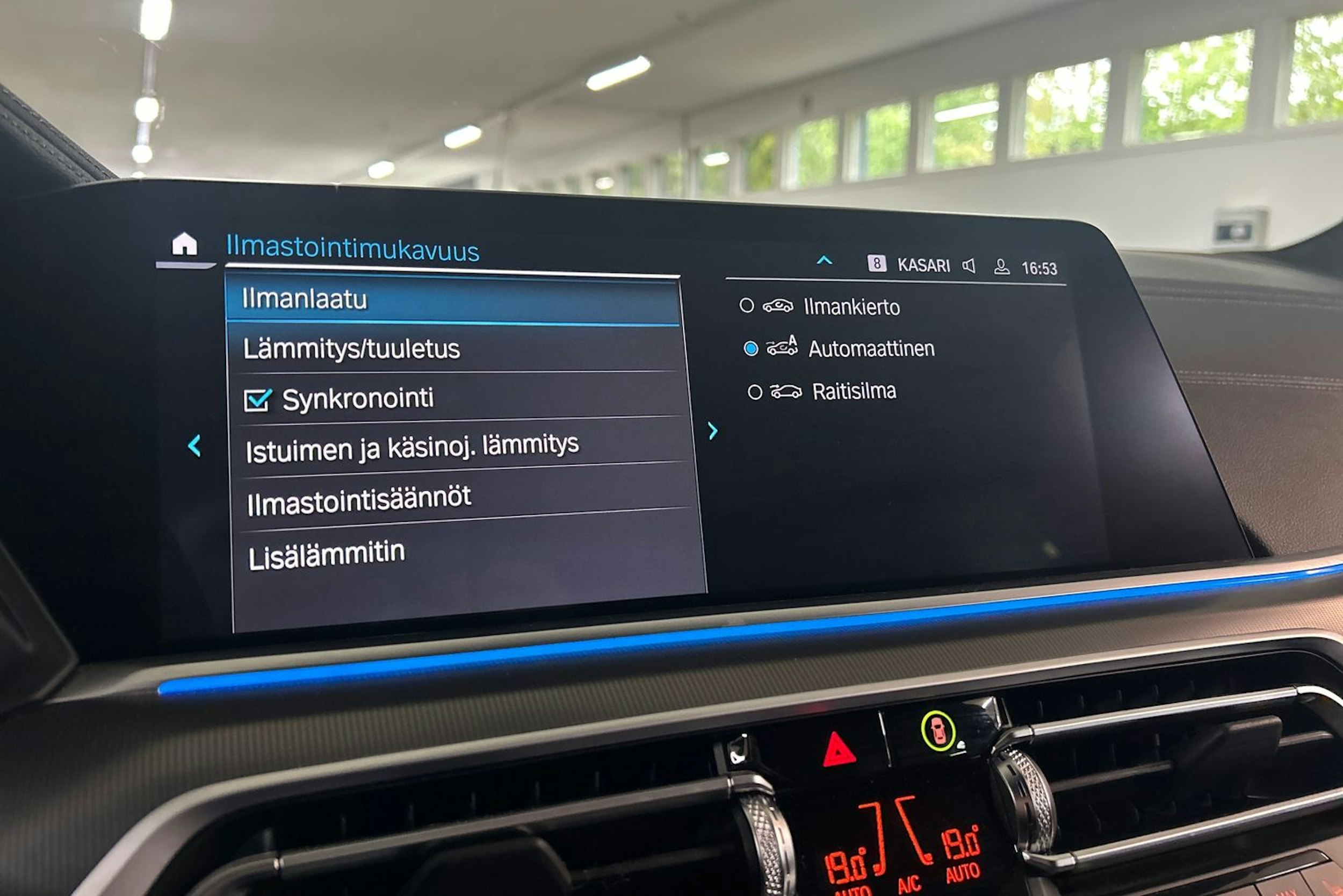 Musta BMW X5 2022 kuva 28.