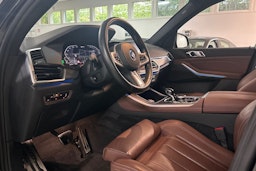 Musta BMW X5 2022 kuva 35.