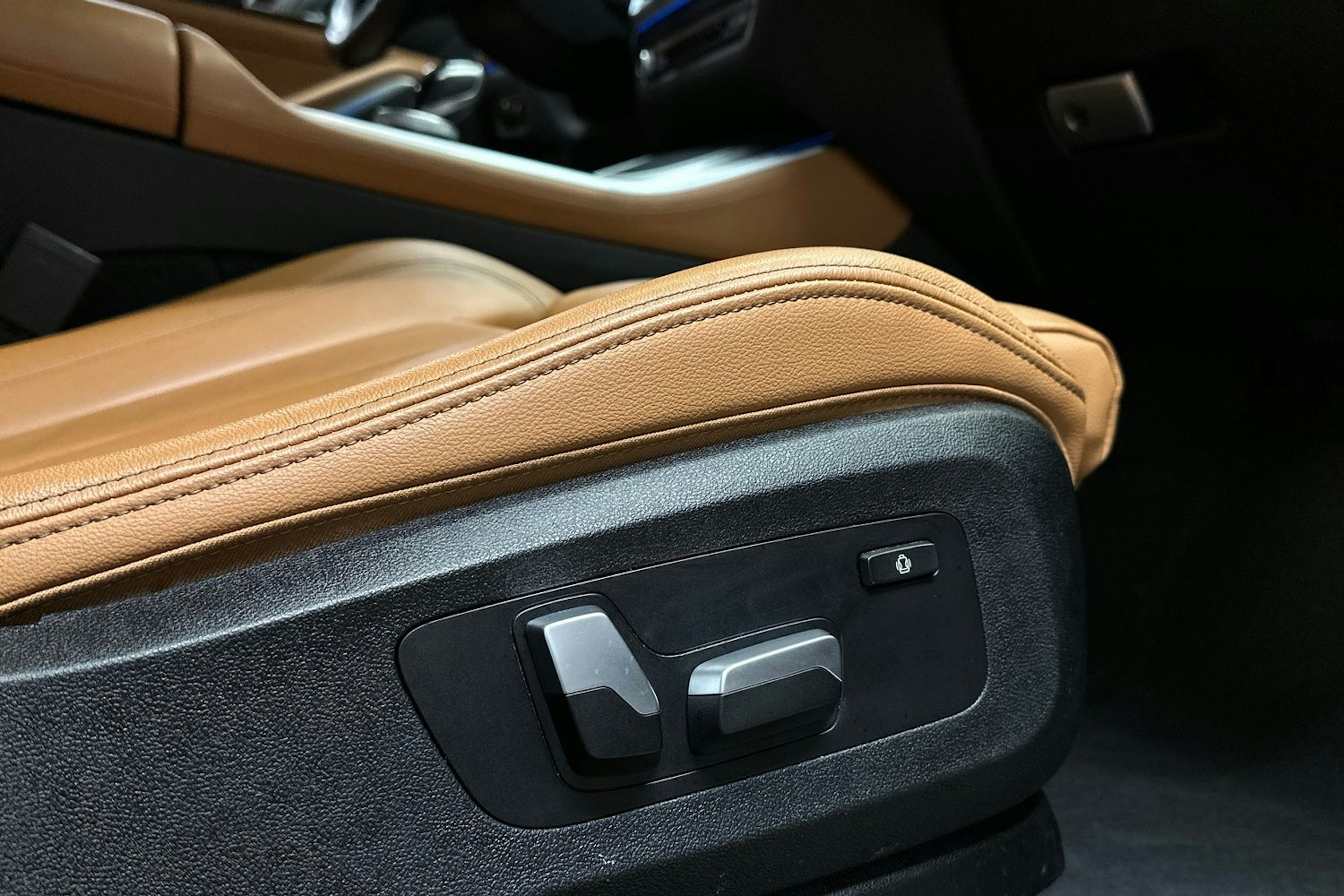 harmaa BMW X5 2022 kuva 15.