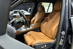 harmaa BMW X5 2022 kuva 17.