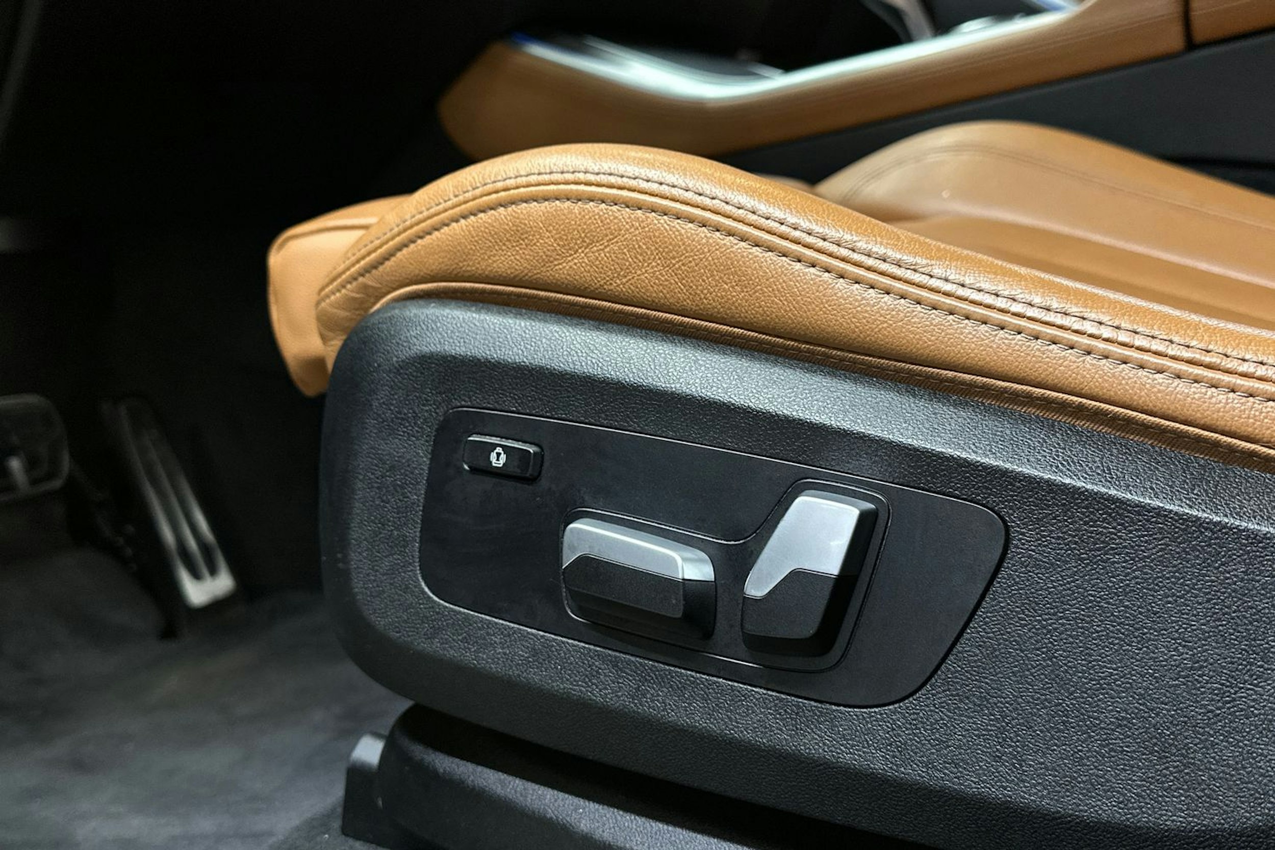 harmaa BMW X5 2022 kuva 18.