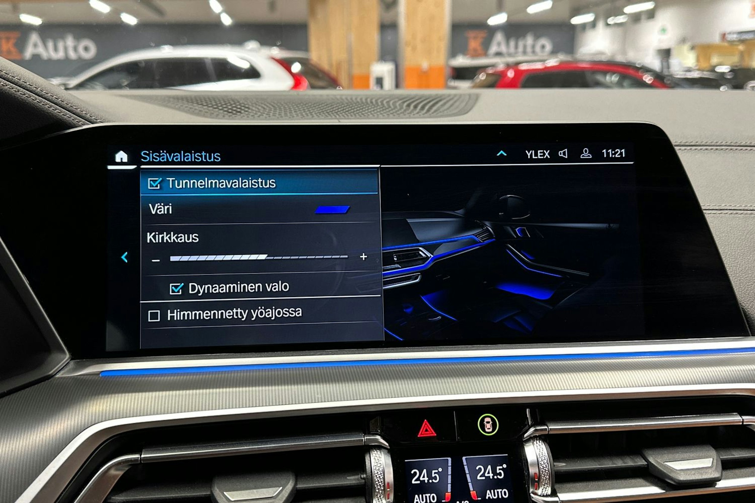 harmaa BMW X5 2022 kuva 23.