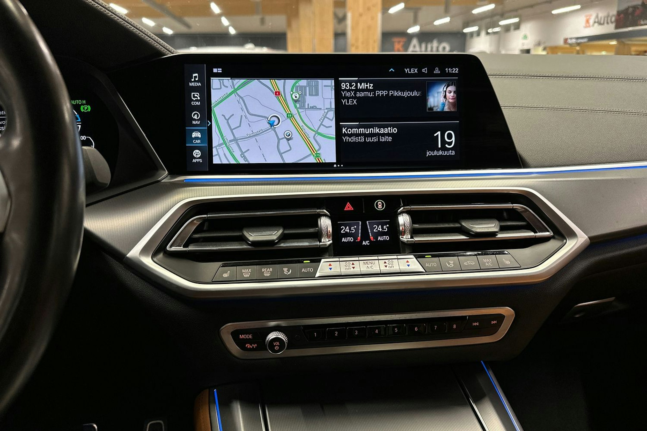 harmaa BMW X5 2022 kuva 26.