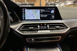 harmaa BMW X5 2022 kuva 26.