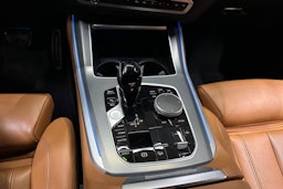 harmaa BMW X5 2022 kuva 27.