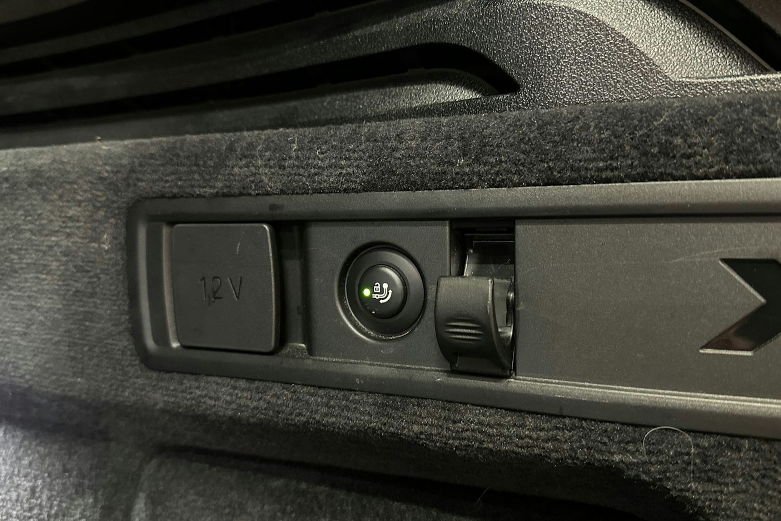 harmaa BMW X5 2022 kuva 36.