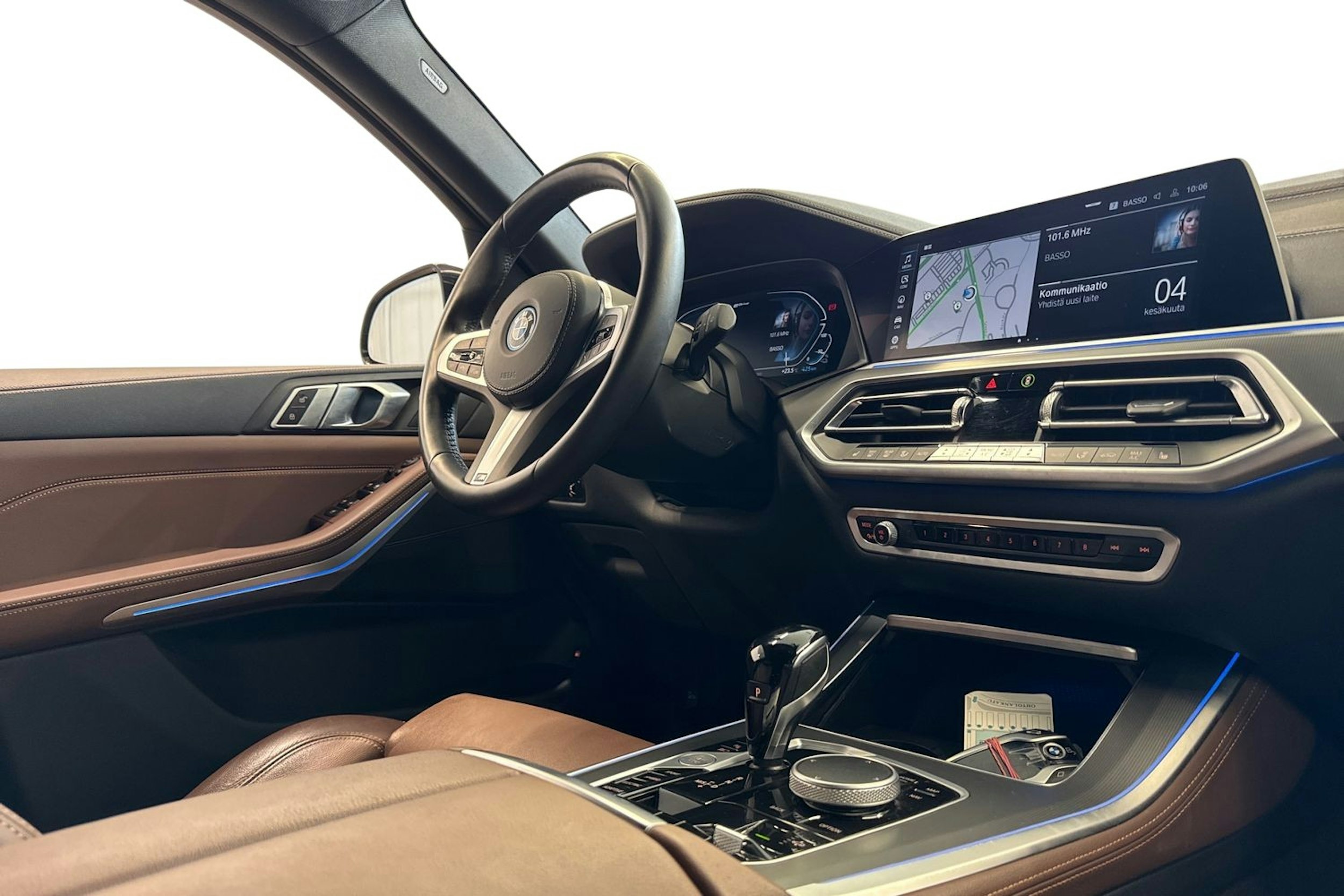 harmaa BMW X5 2022 kuva 8.