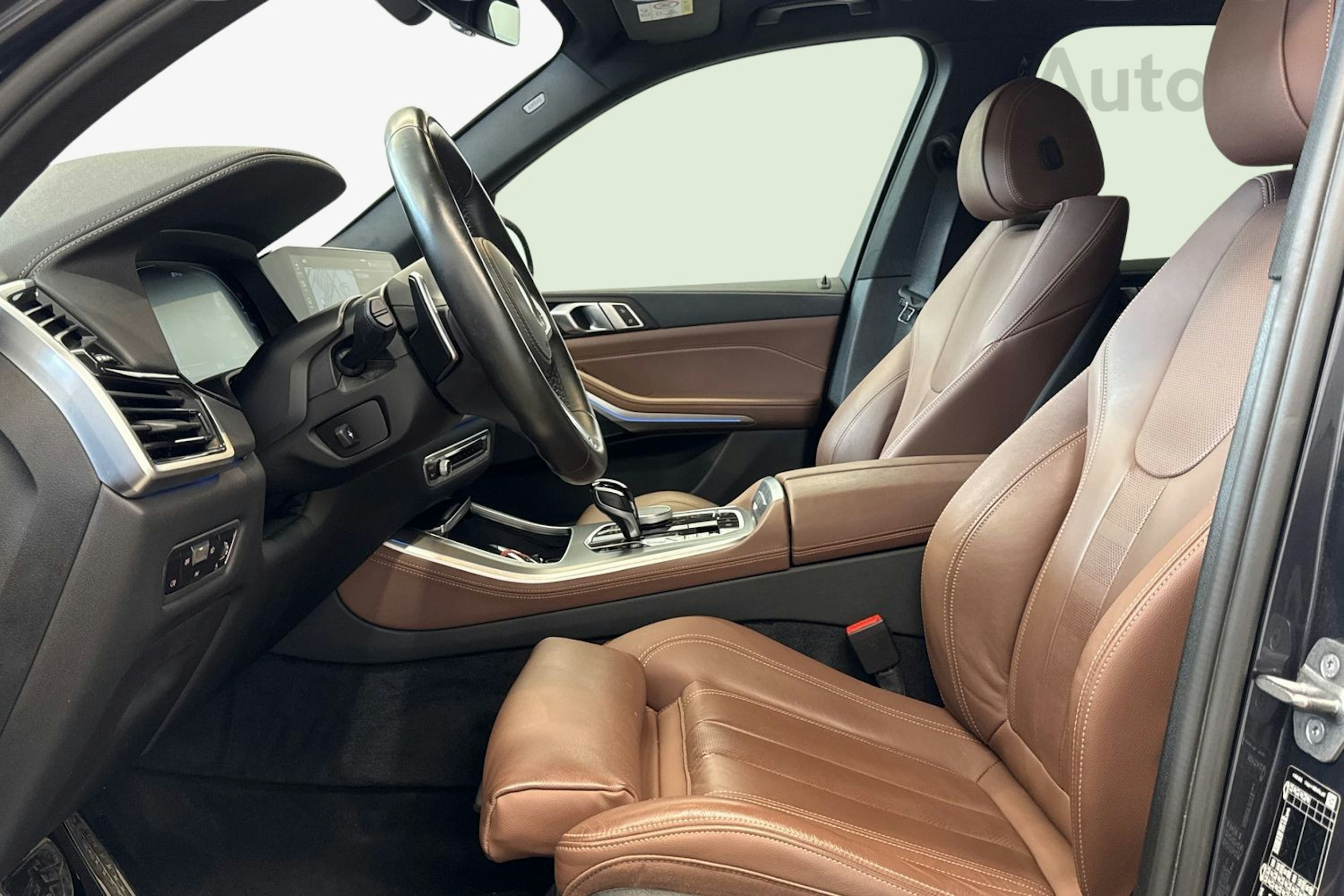 harmaa BMW X5 2022 kuva 9.