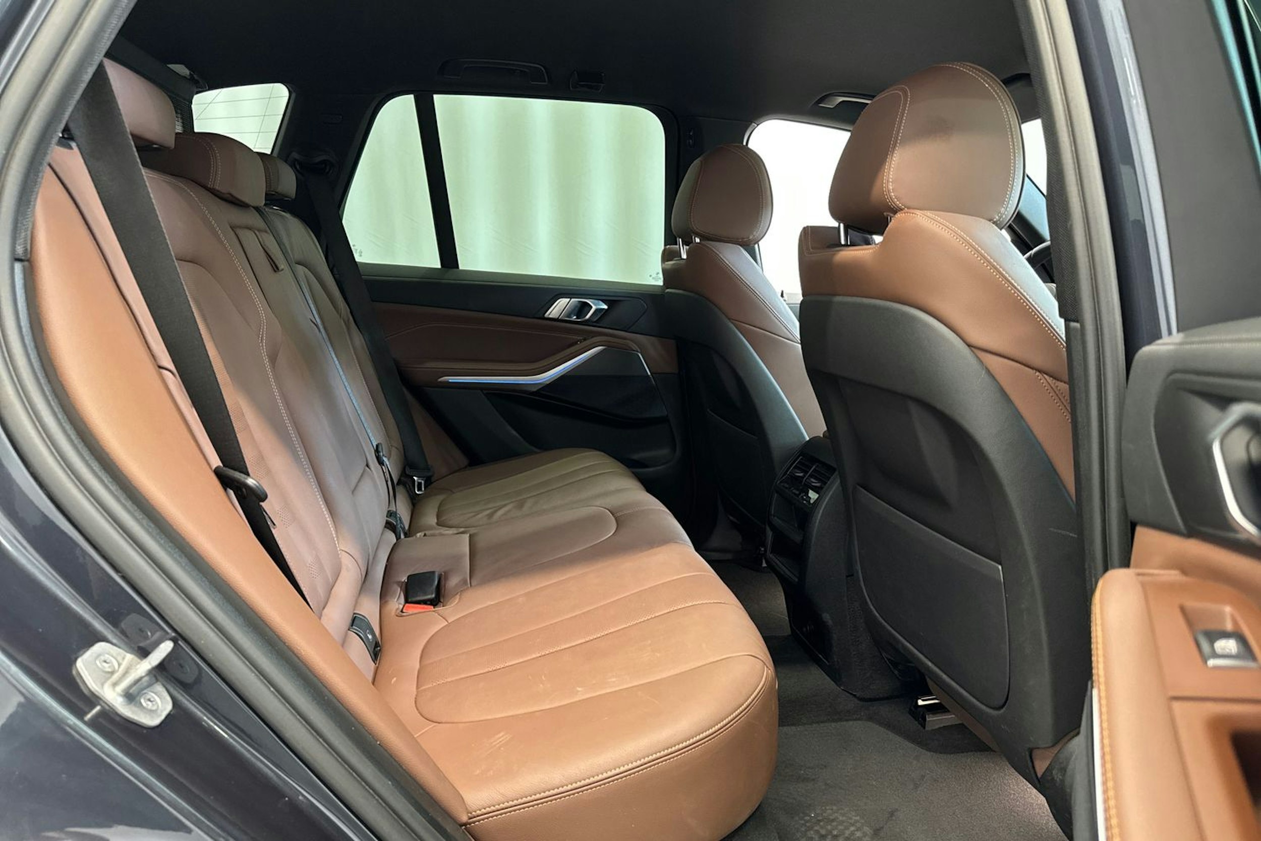 harmaa BMW X5 2022 kuva 11.