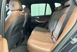 harmaa BMW X5 2022 kuva 12.