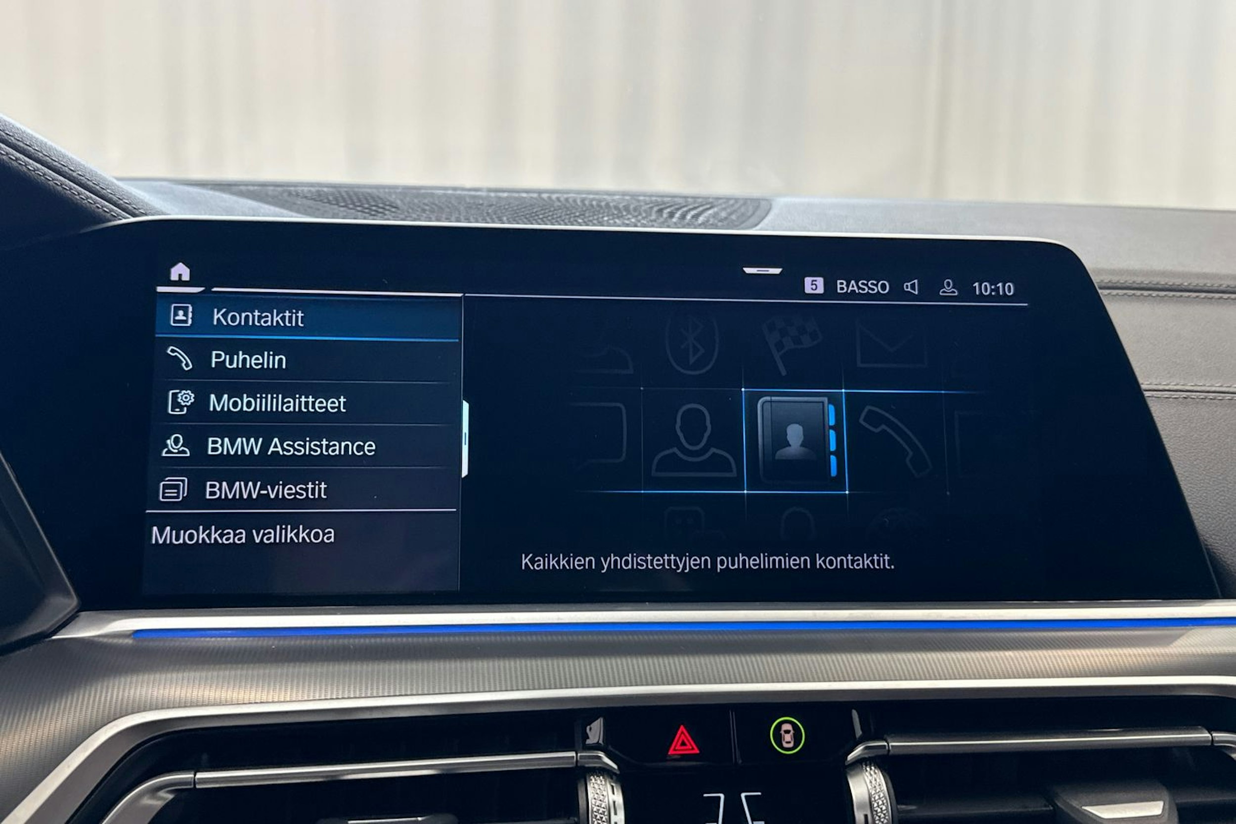 harmaa BMW X5 2022 kuva 17.