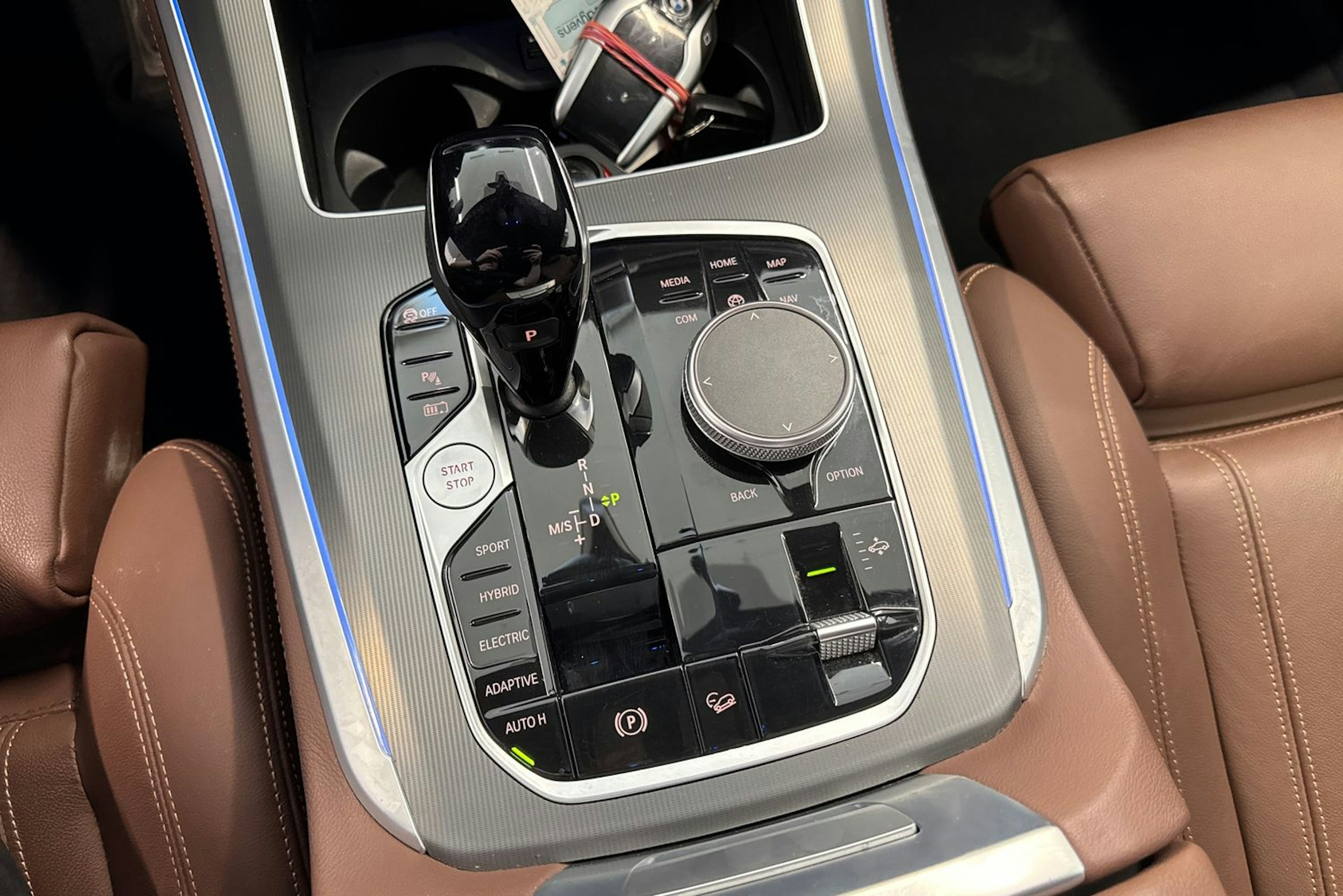 harmaa BMW X5 2022 kuva 23.