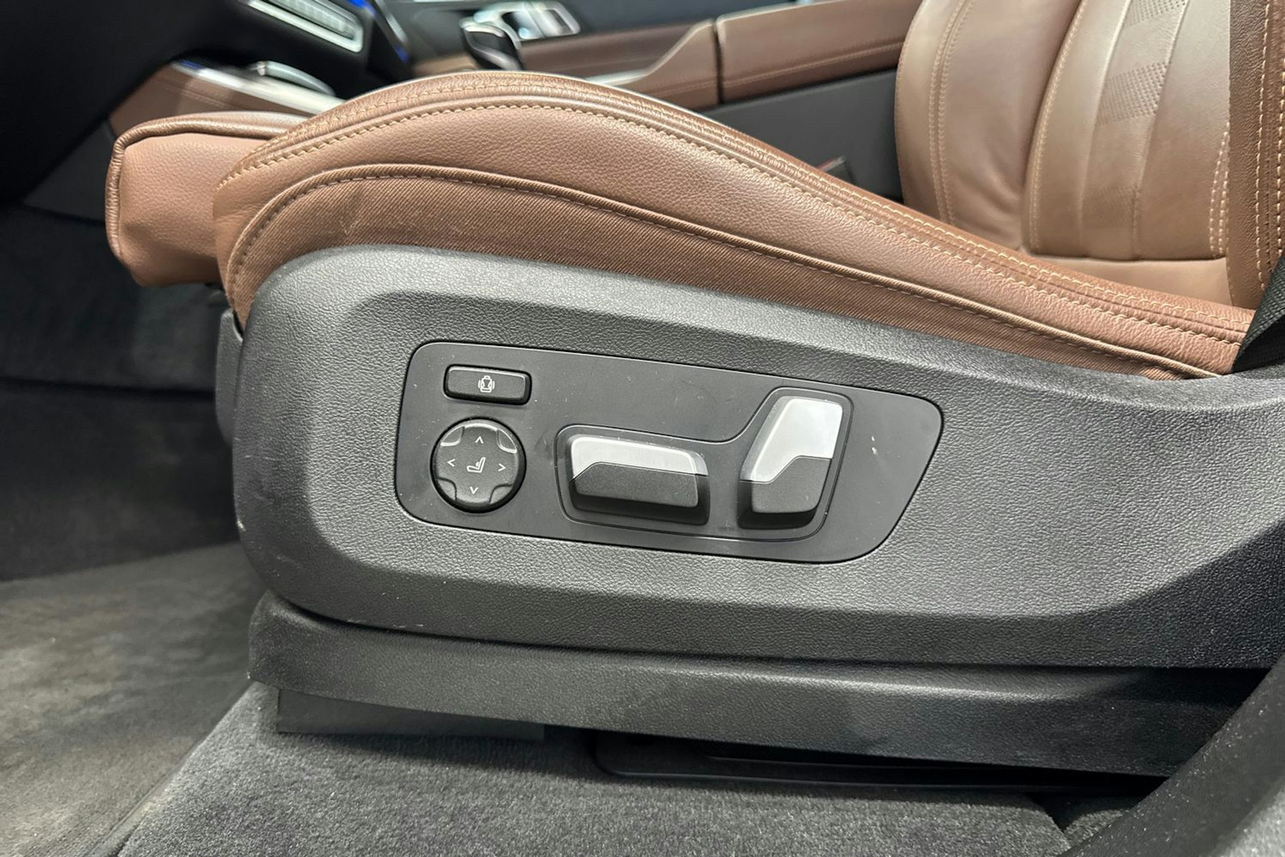 harmaa BMW X5 2022 kuva 26.
