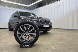 harmaa BMW X5 2022 kuva 32.