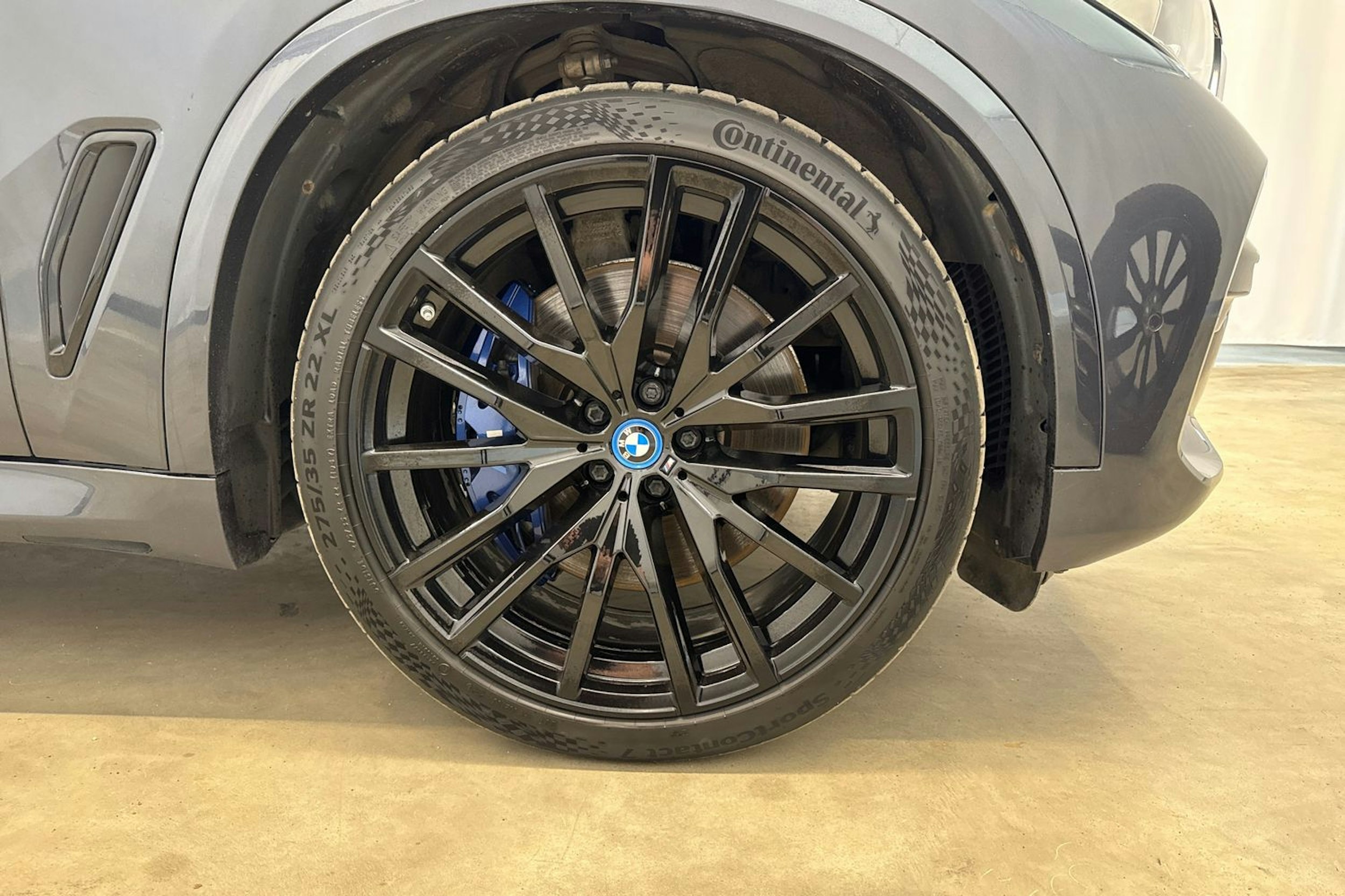 harmaa BMW X5 2022 kuva 33.
