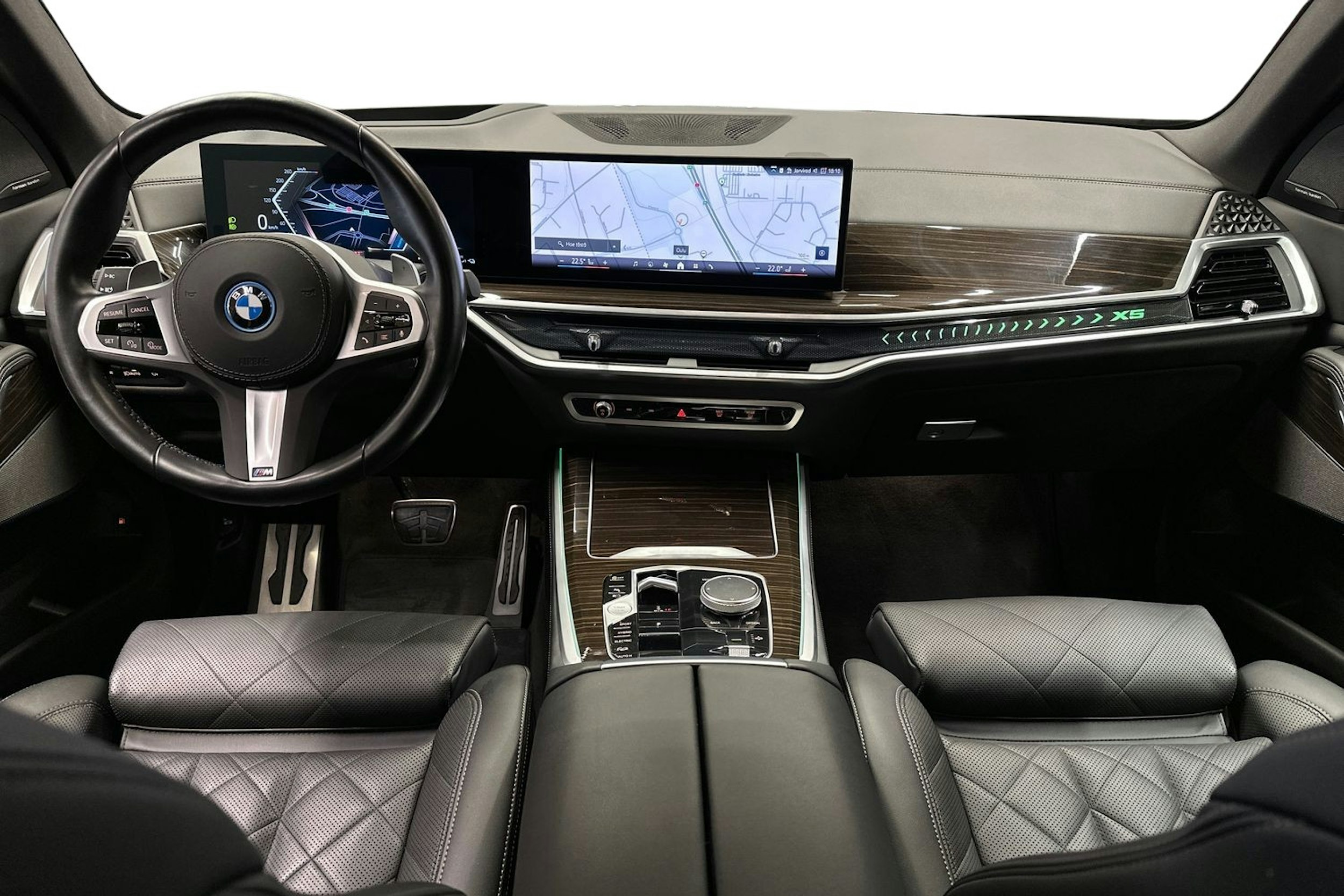 sininen BMW X5 2023 kuva 9.